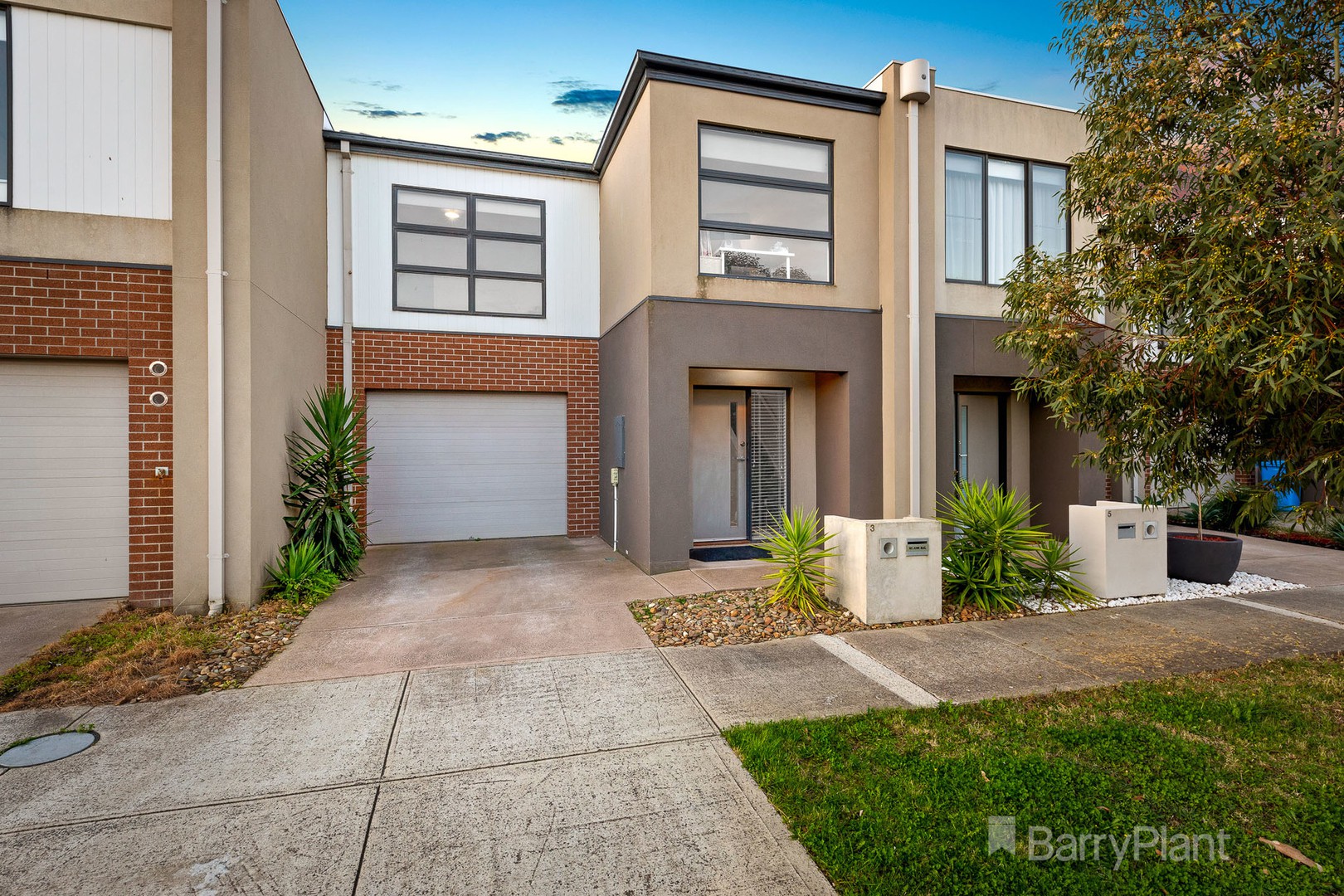 3 Marwedel Avenue, Clyde North, VIC 3978, Clyde North - Thumbnail 2