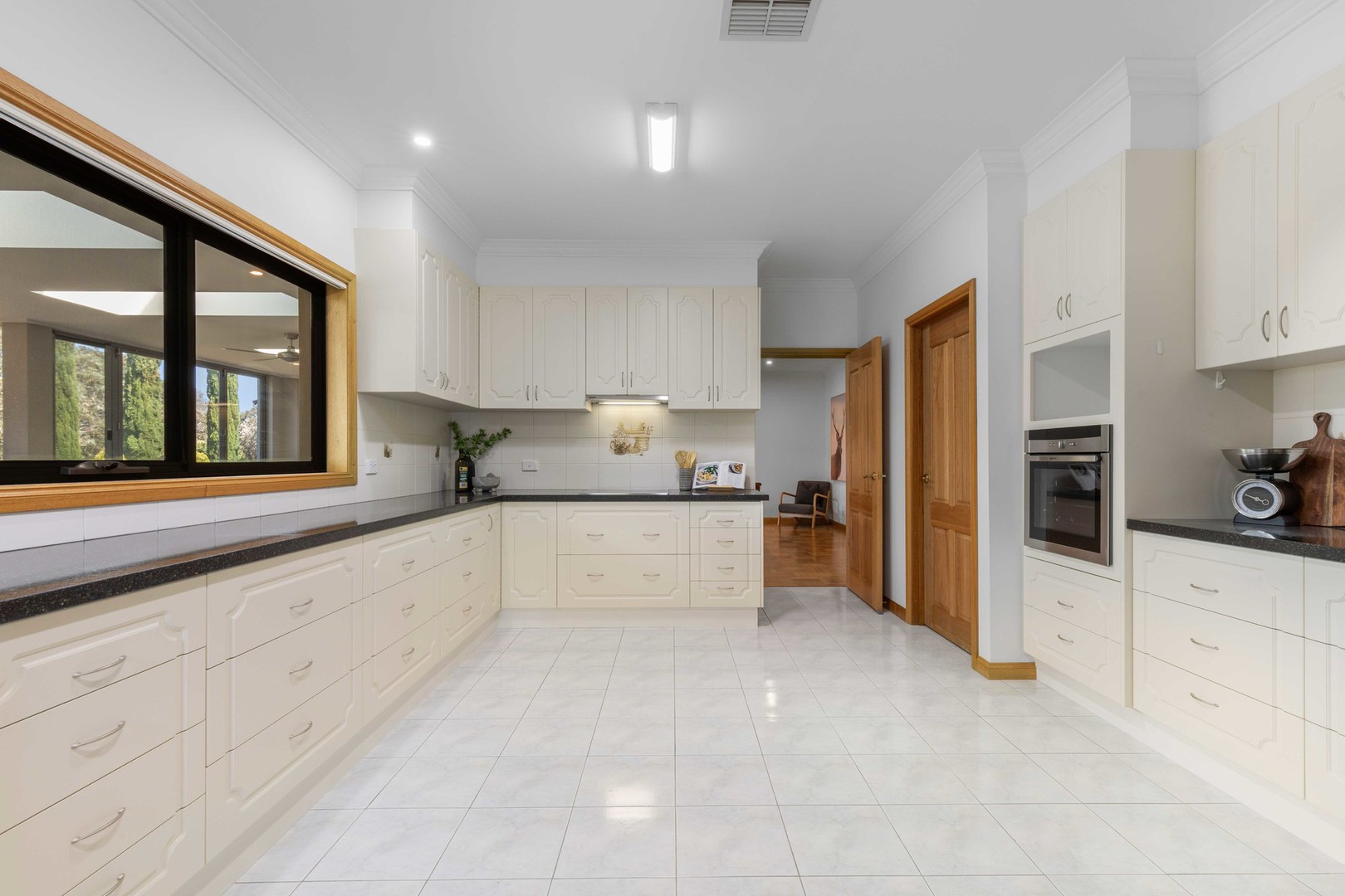 3 Mawson Close, Taylors Lakes, VIC 3038, Taylors Lakes - Thumbnail 7