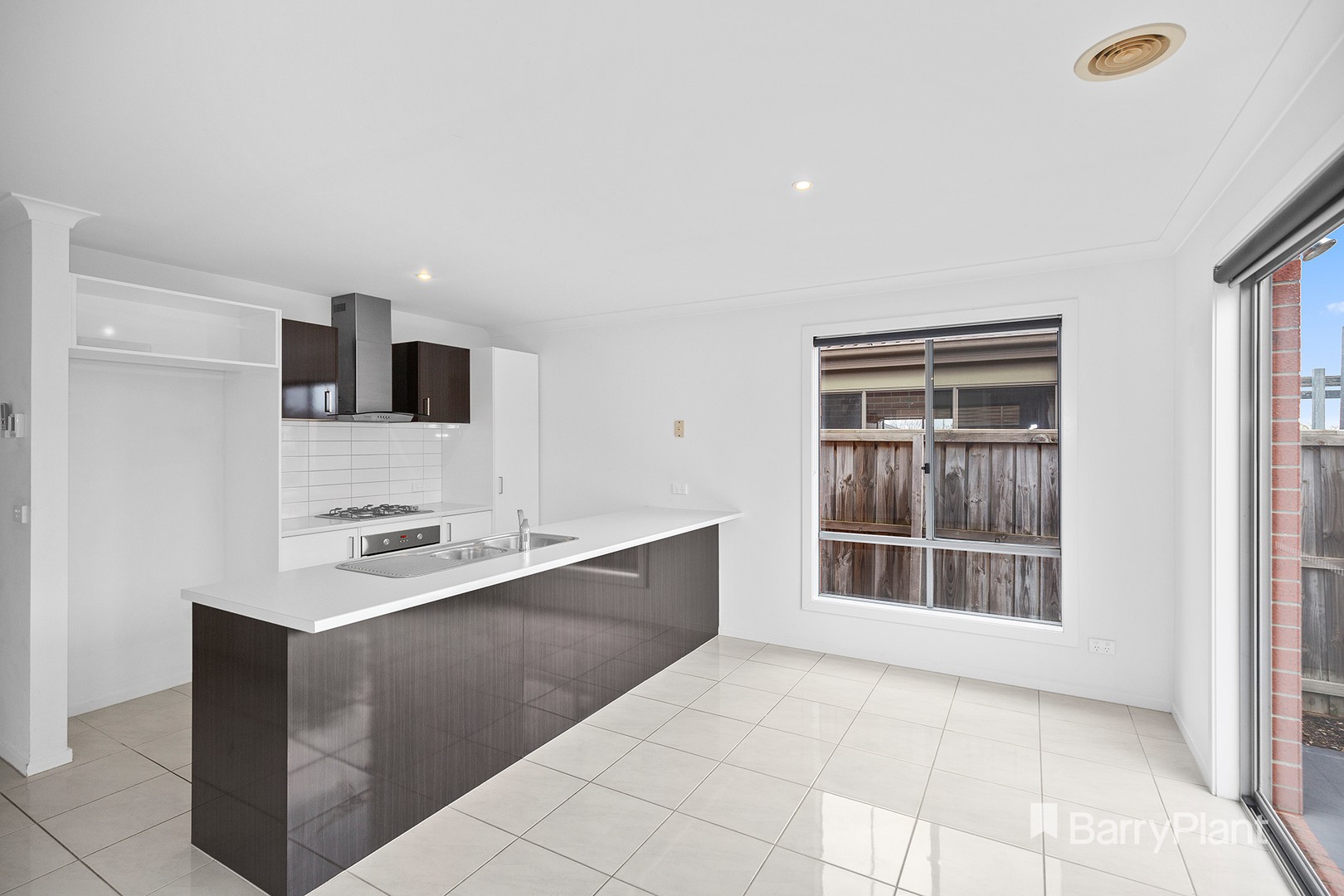 3 McKenna Place, Pakenham, VIC 3810, Pakenham - Thumbnail 3