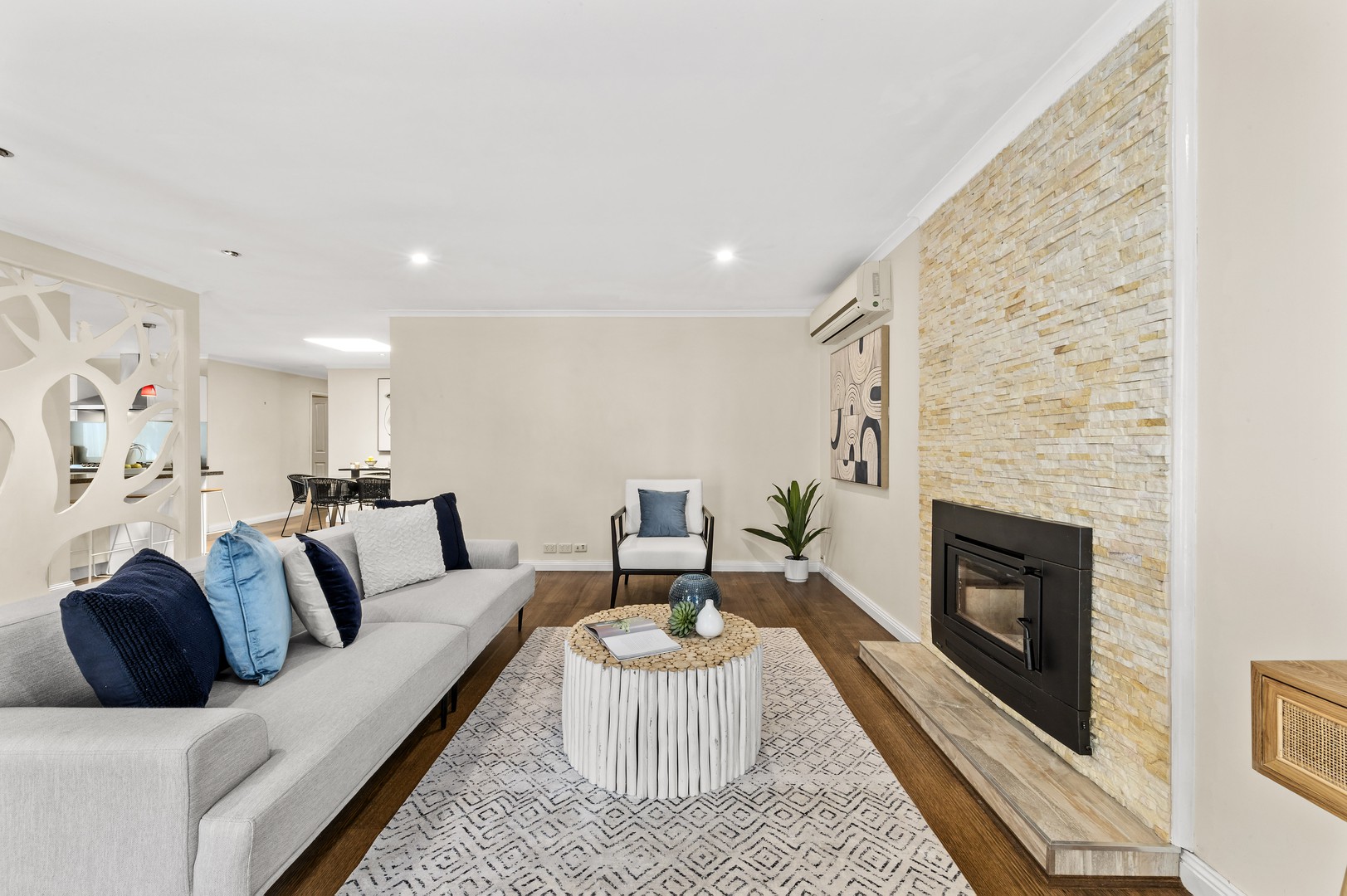 3 Metcalf Crescent, Rowville, VIC 3178, Rowville - Thumbnail 2