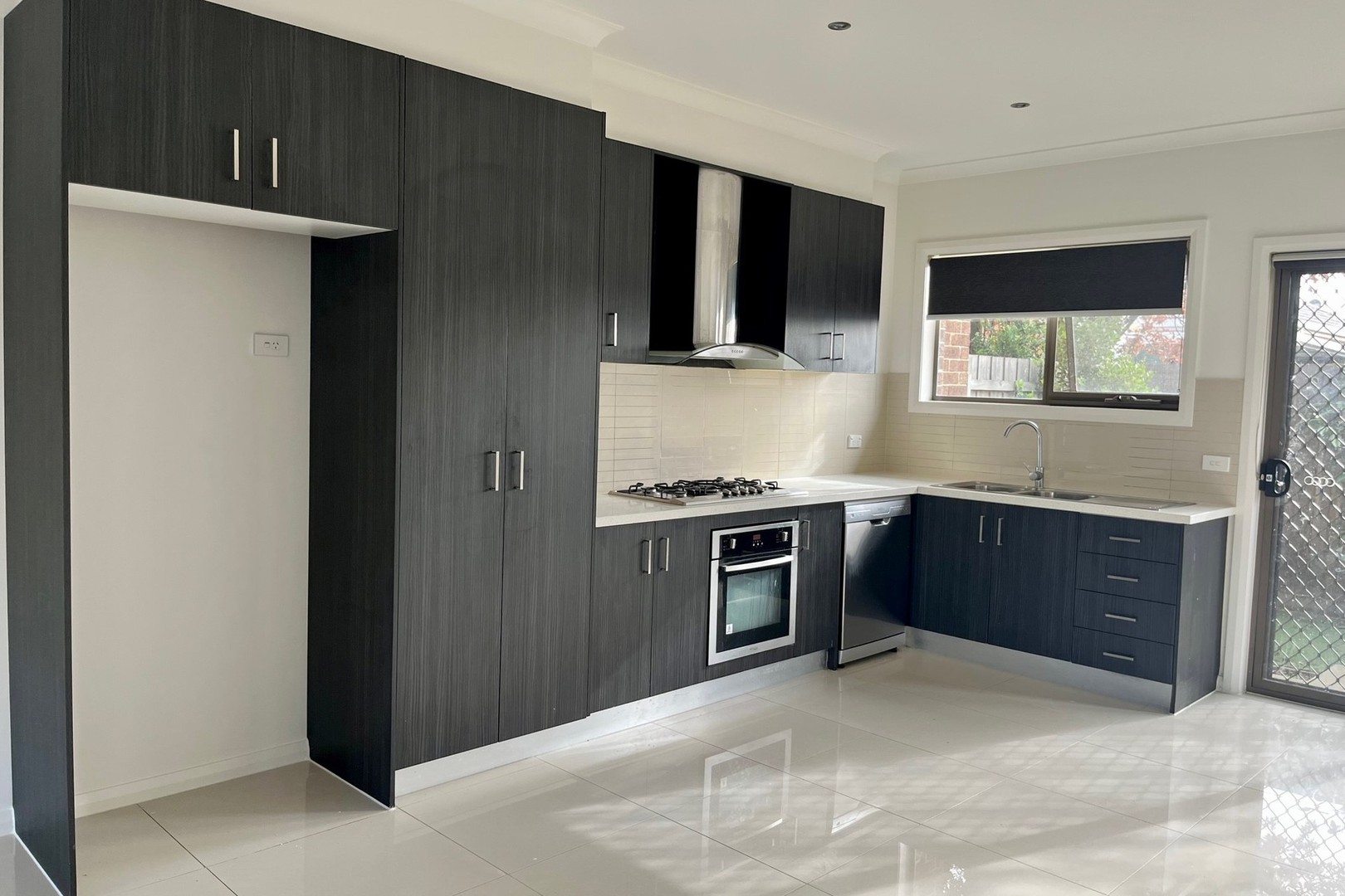 3 Myrtle Street, Thomastown, VIC 3074 - Thumbnail 1 - 08/09/2022