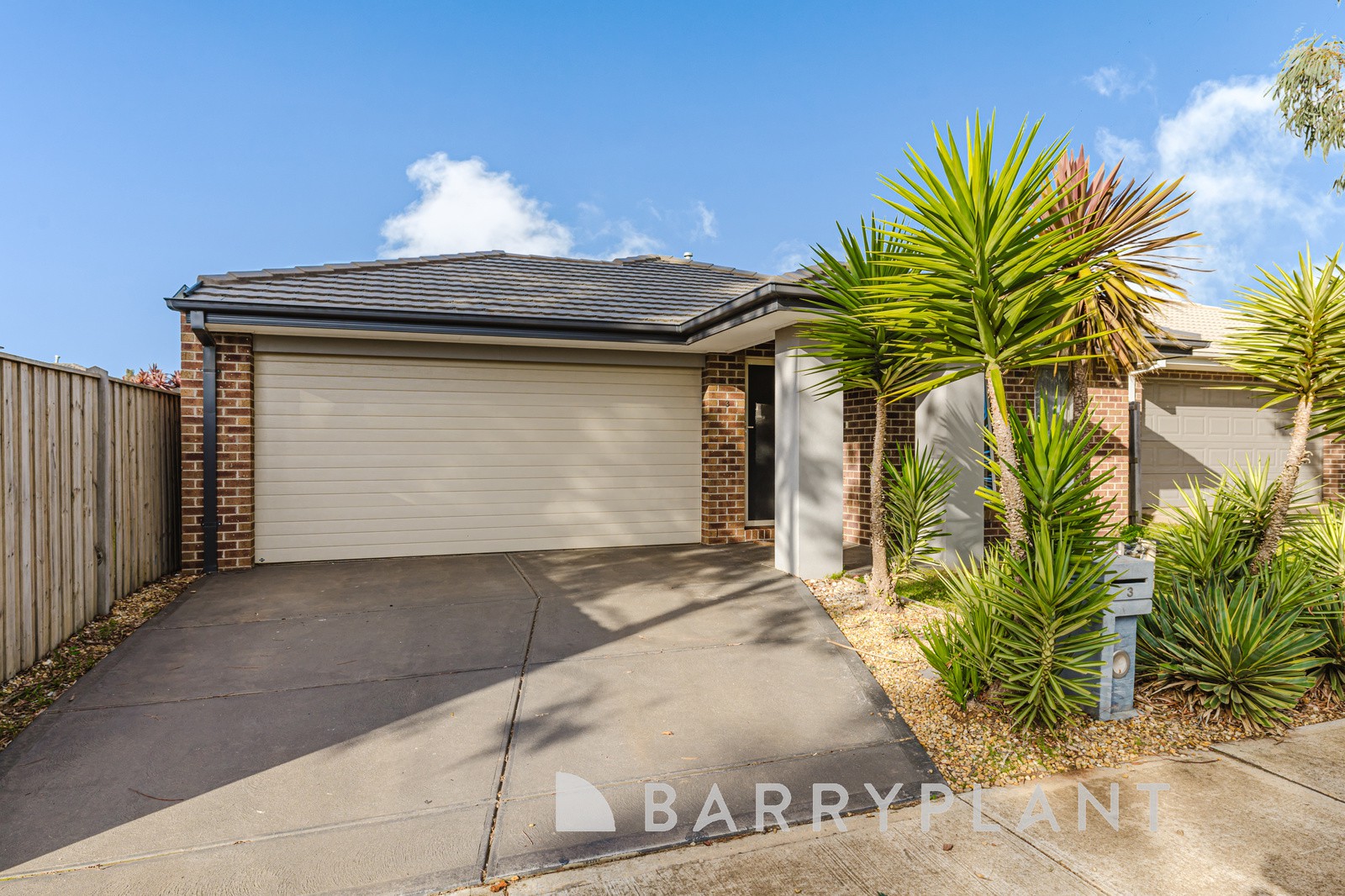 3 Oakbridge Street, Weir Views, VIC 3338 - Thumbnail 2 - 06/08/2025