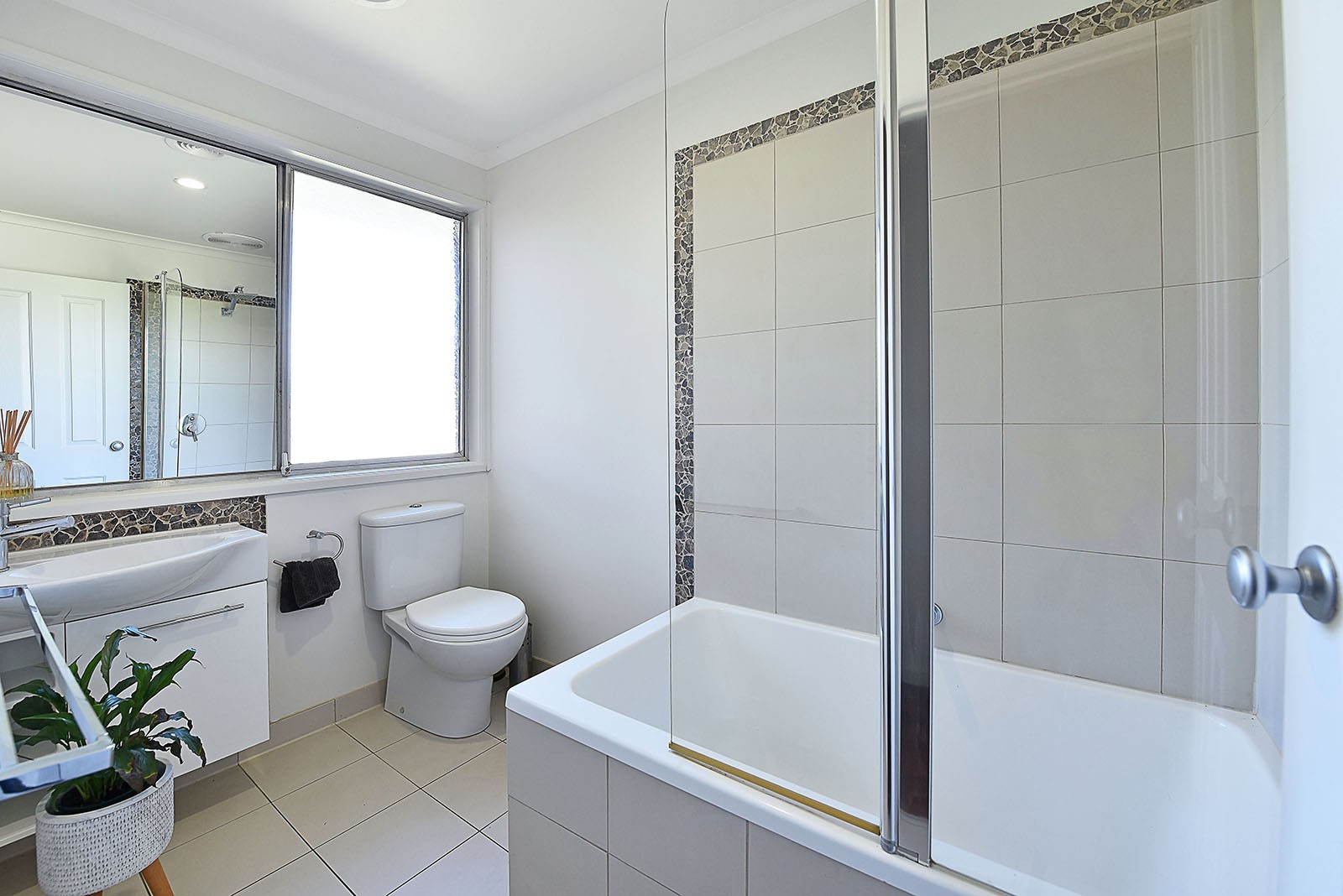 3 Oldfield Grove, Gladstone Park, VIC 3043, Gladstone Park - Thumbnail 5
