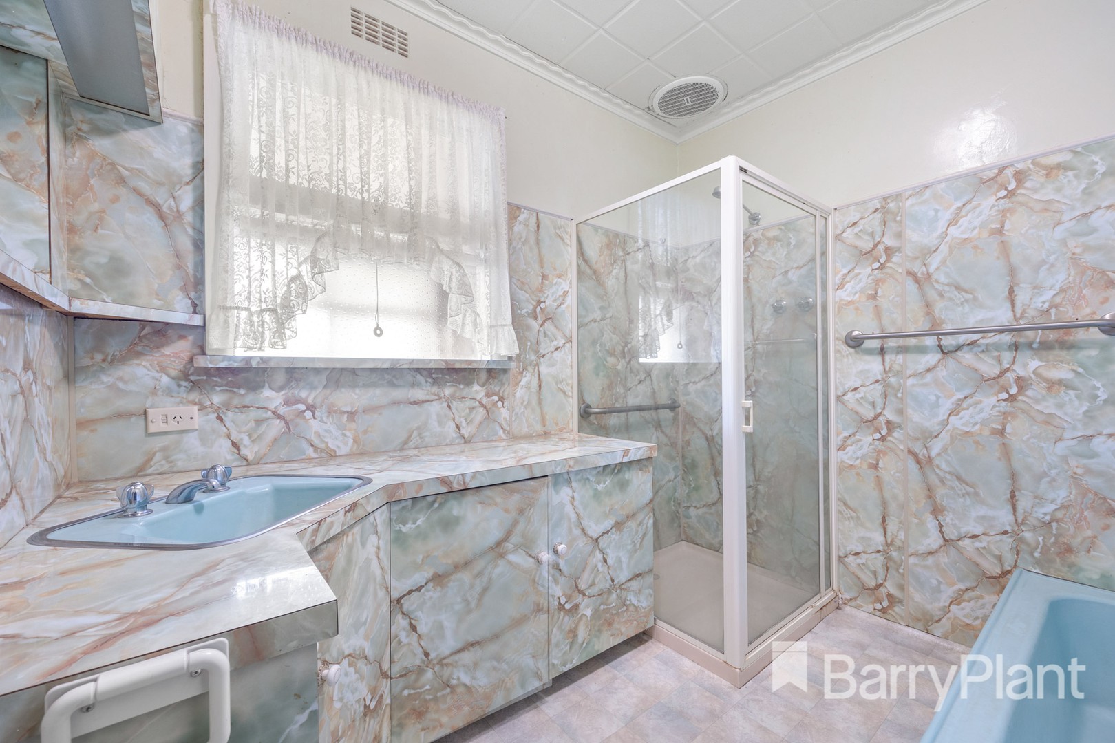 3 Oxford Street, Wendouree, VIC 3355, Wendouree - Thumbnail 7