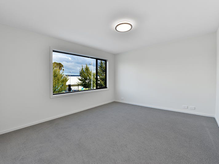 3 Patria Walk, Avondale Heights, VIC 3034, Avondale Heights - Thumbnail 3
