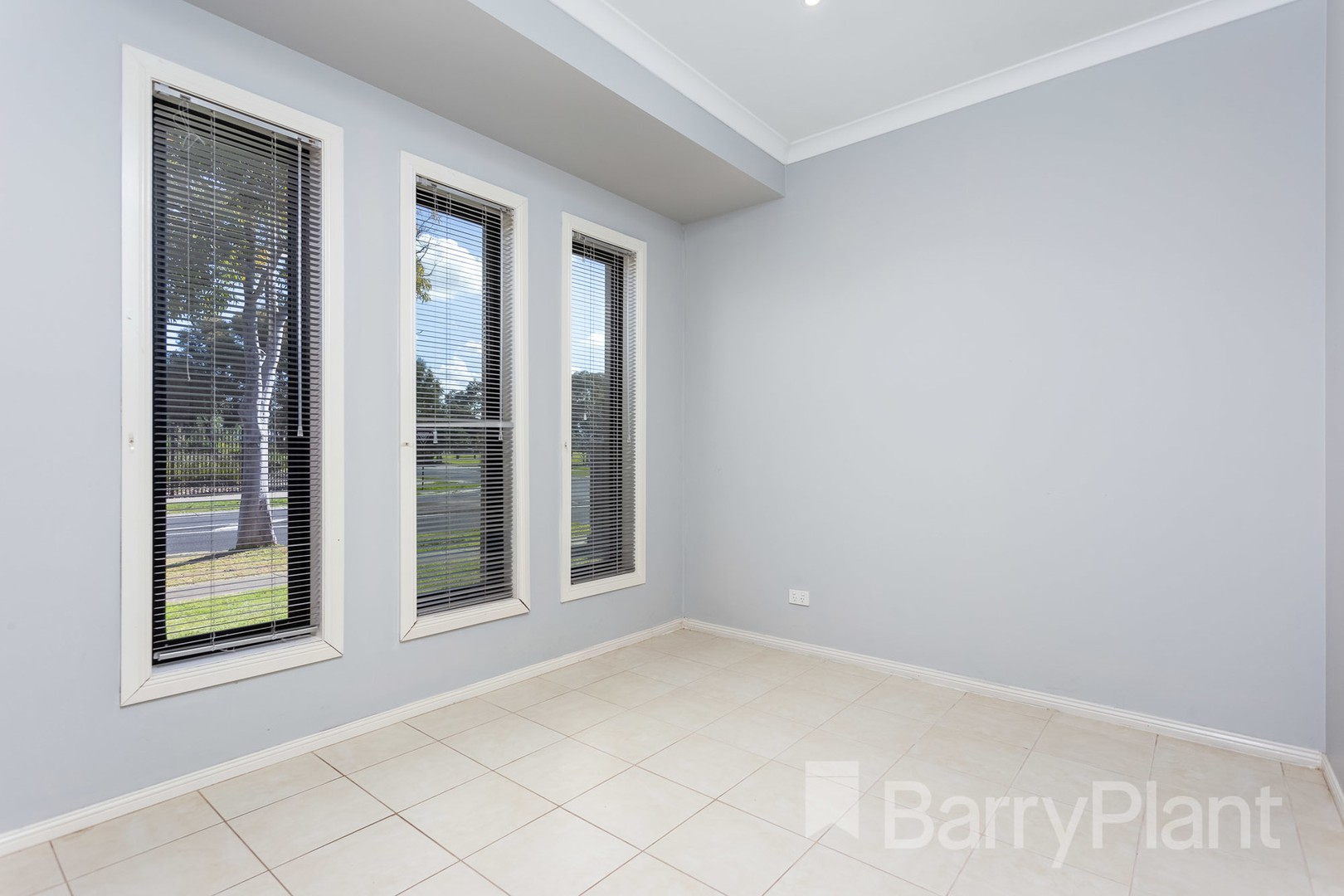 3 Peppertree Drive, Point Cook, VIC 3030, Point Cook - Thumbnail 2