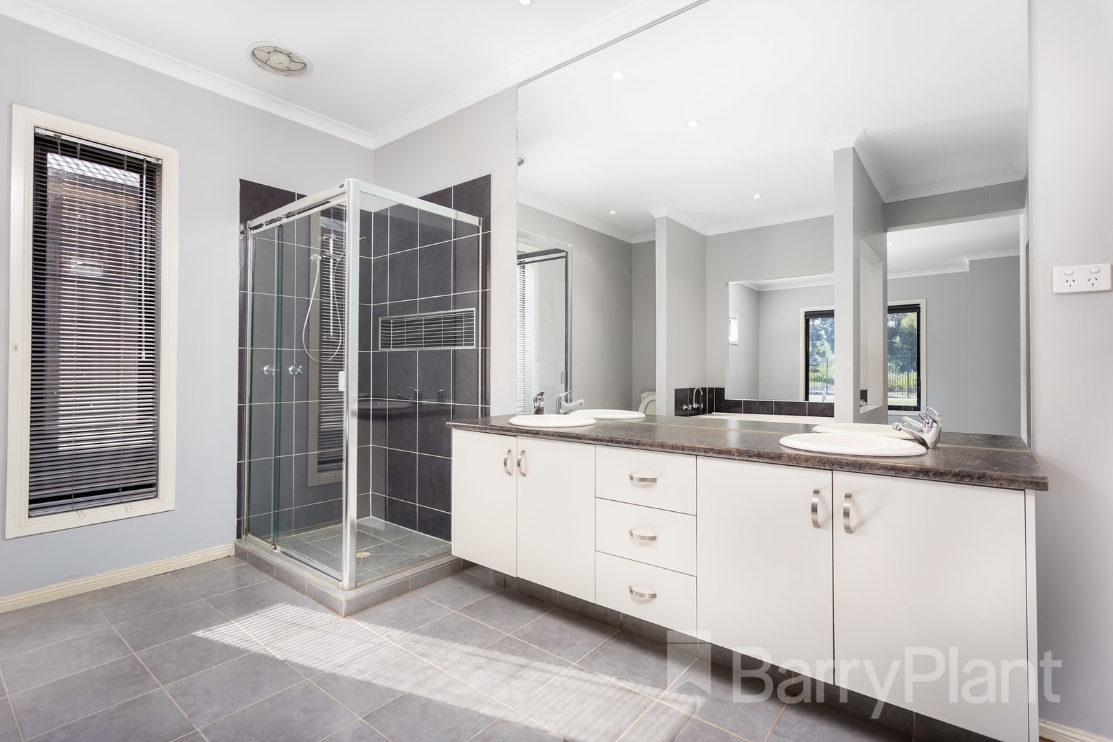 3 Peppertree Drive, Point Cook, VIC 3030, Point Cook - Thumbnail 4