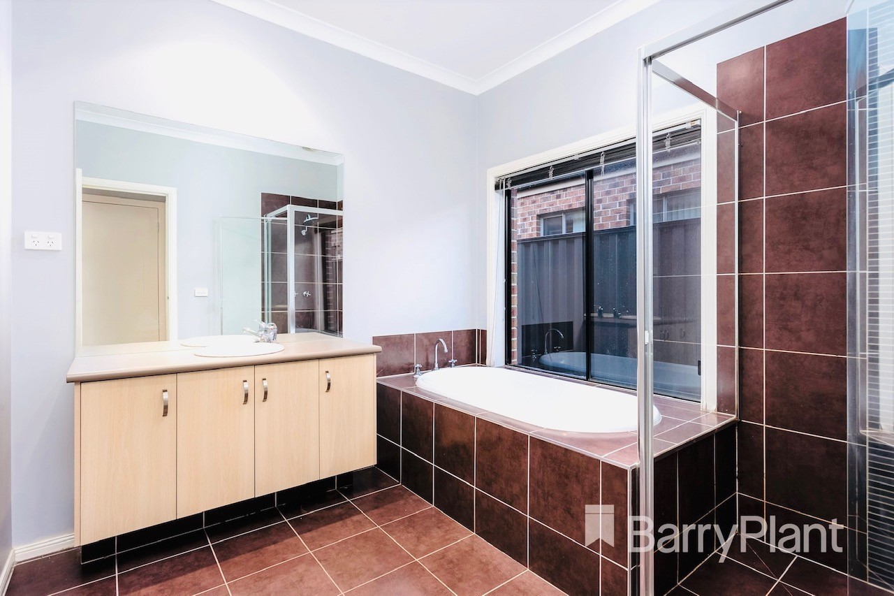 3 Peppertree Drive, Point Cook, VIC 3030, Point Cook - Thumbnail 7