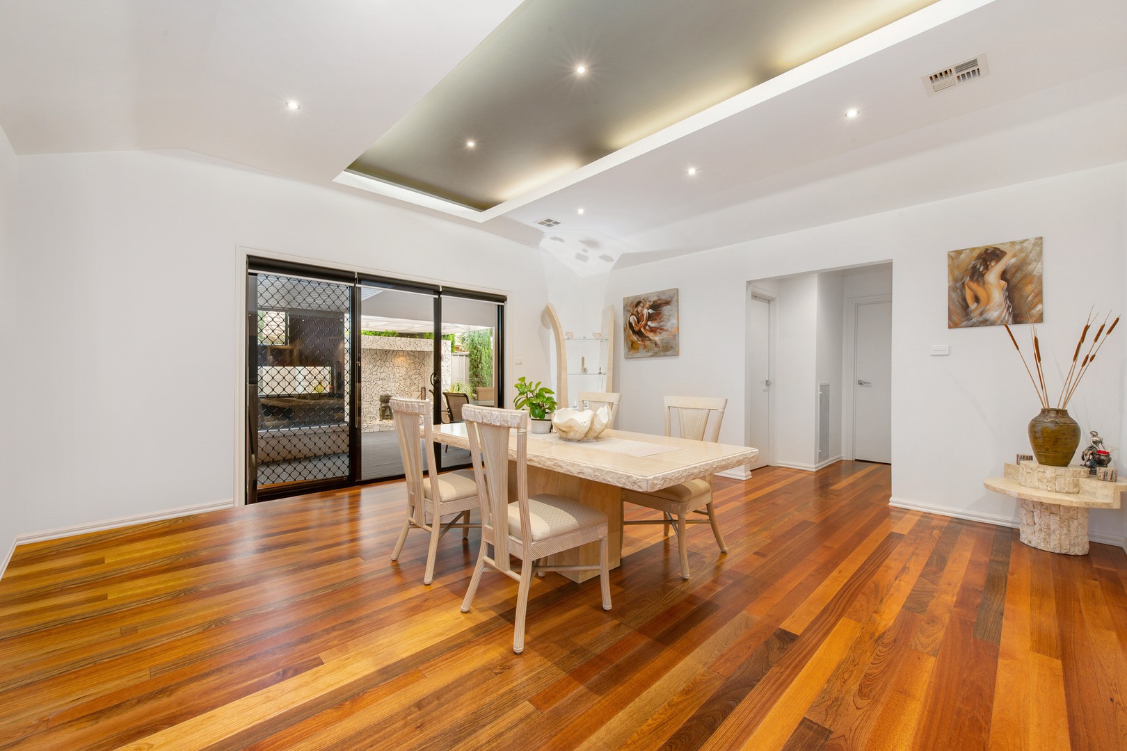 3 Rainbow Court, Taylors Lakes, VIC 3038, Taylors Lakes - Thumbnail 2