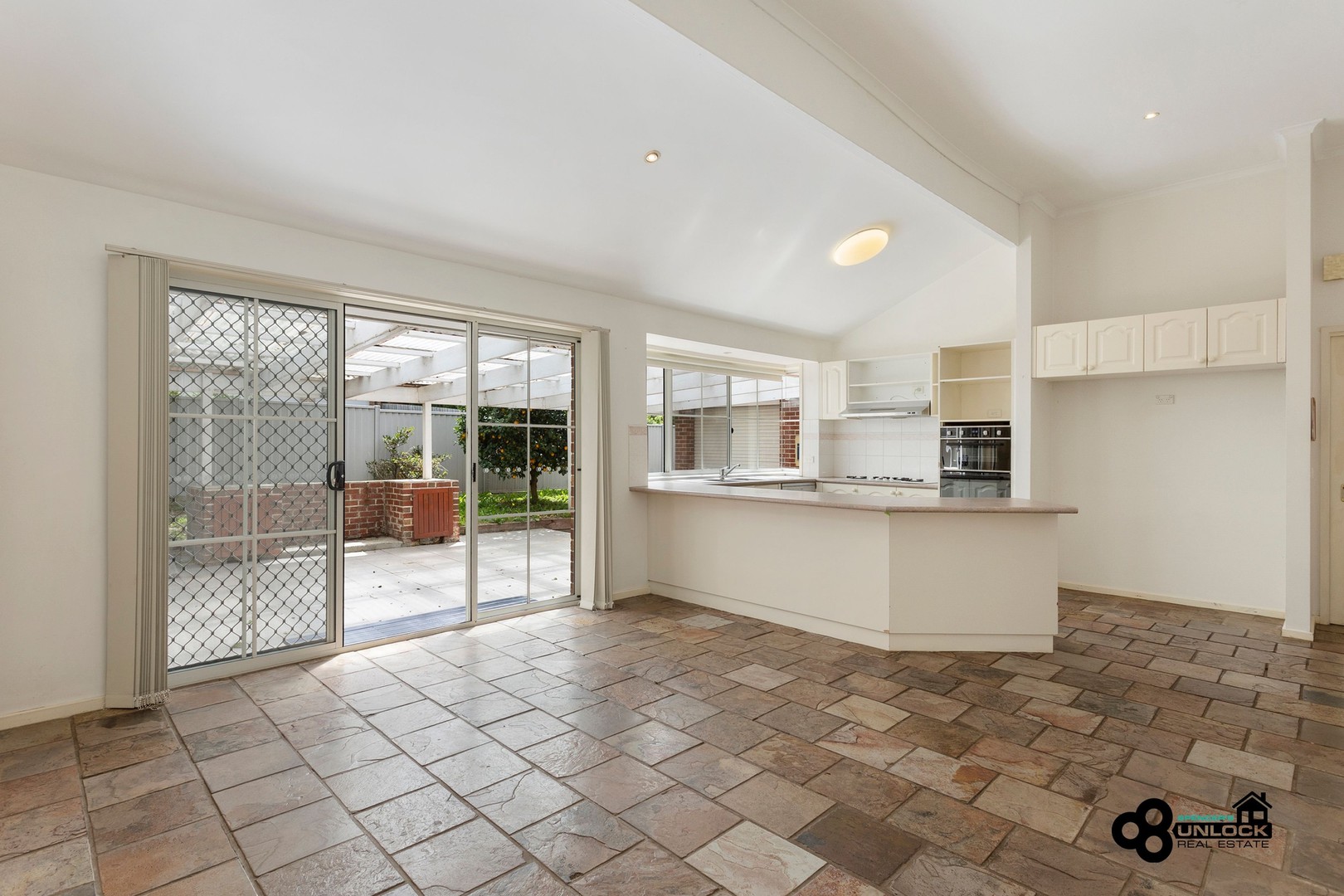 3 Redmore Court, Berwick, VIC 3806, Berwick - Thumbnail 4