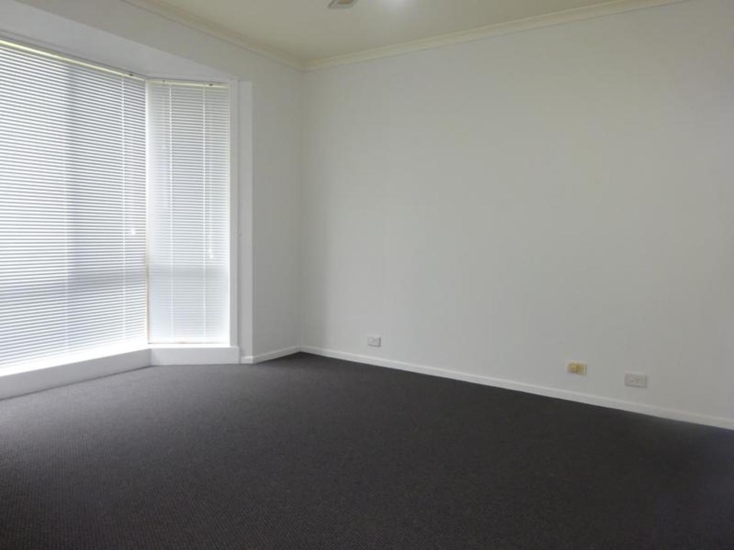 3 Rostron Way, Roxburgh Park, VIC 3064, Roxburgh Park - Thumbnail 2