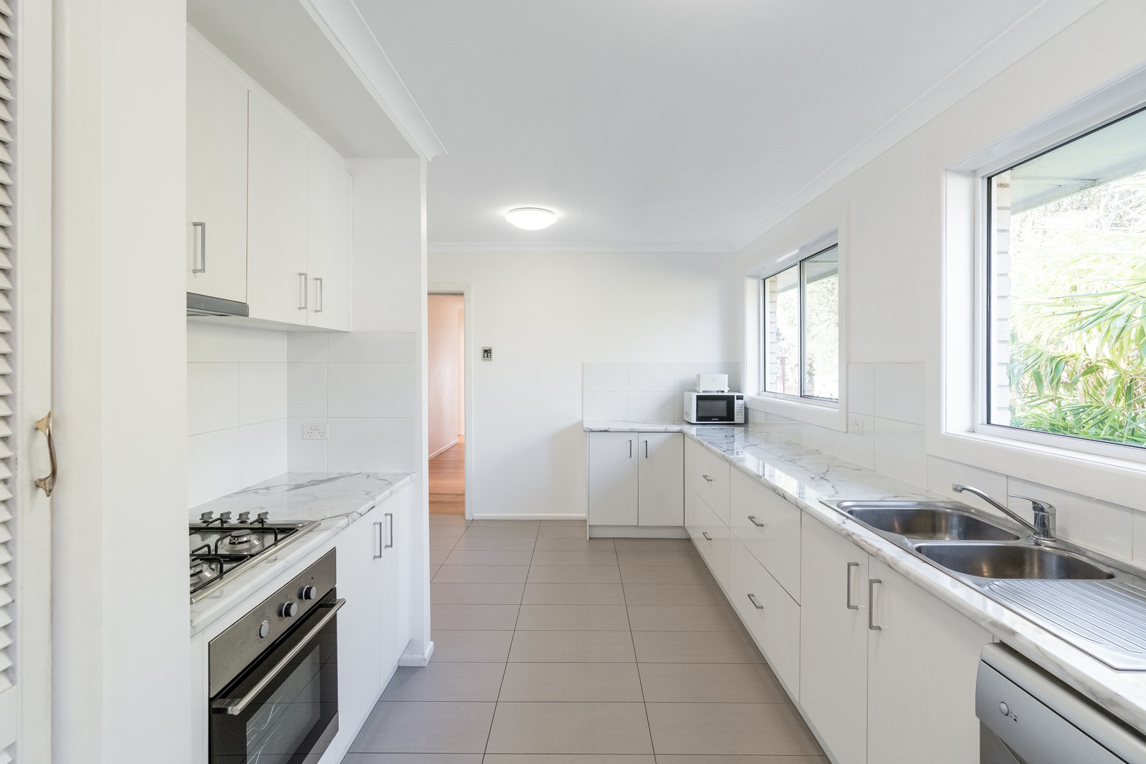 3 Roycroft Avenue, Highton, VIC 3216, Highton - Thumbnail 3