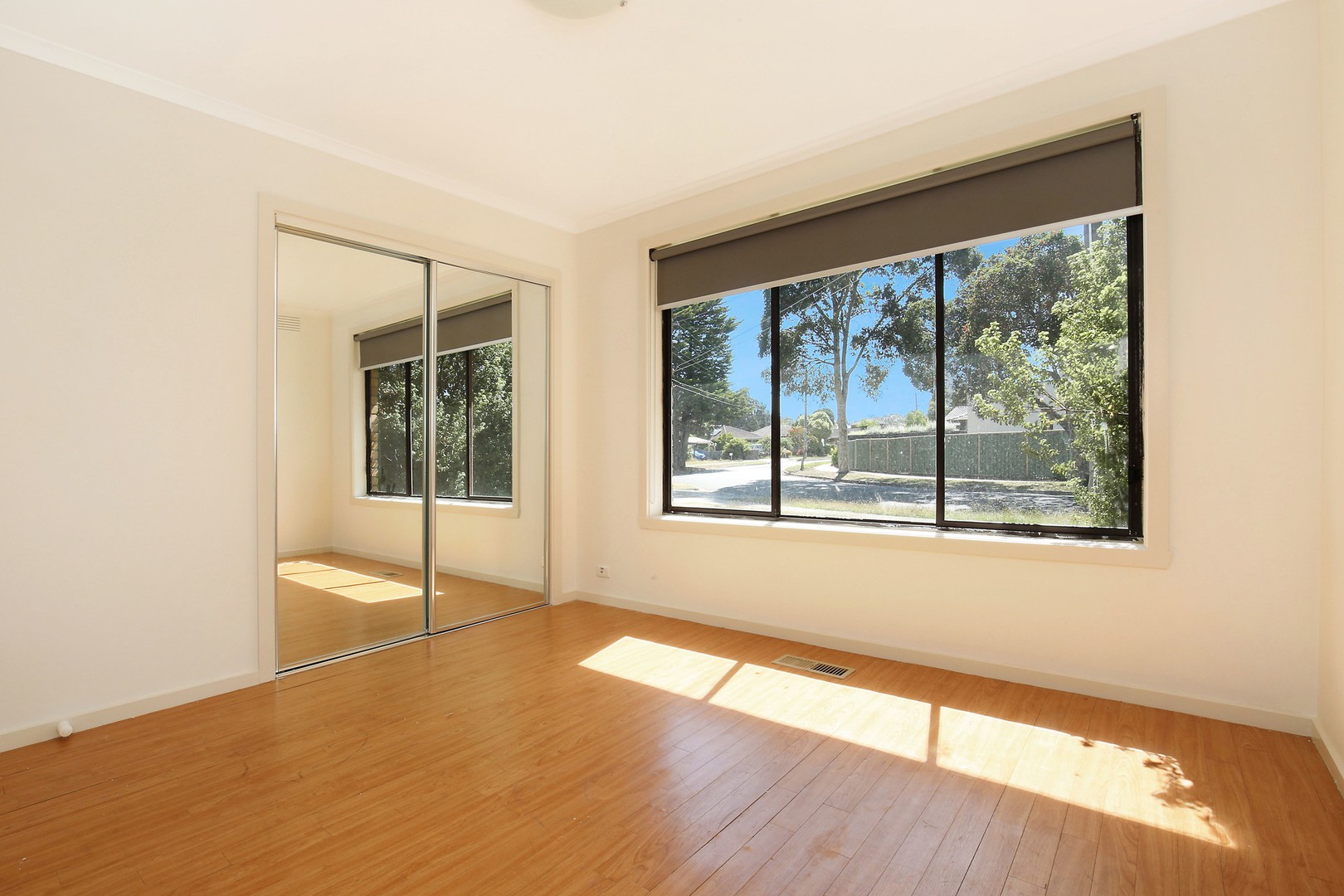 3 Sandhurst Crescent, Bundoora, VIC 3083 - Thumbnail 1 - 17/06/2025