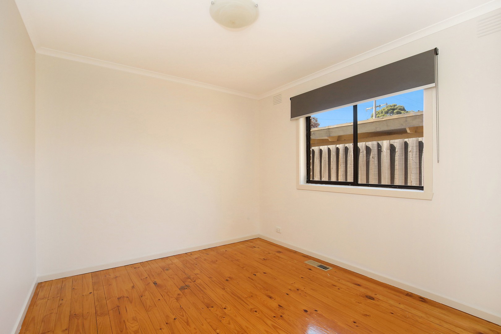 3 Sandhurst Crescent, Bundoora, VIC 3083, Bundoora - Thumbnail 4