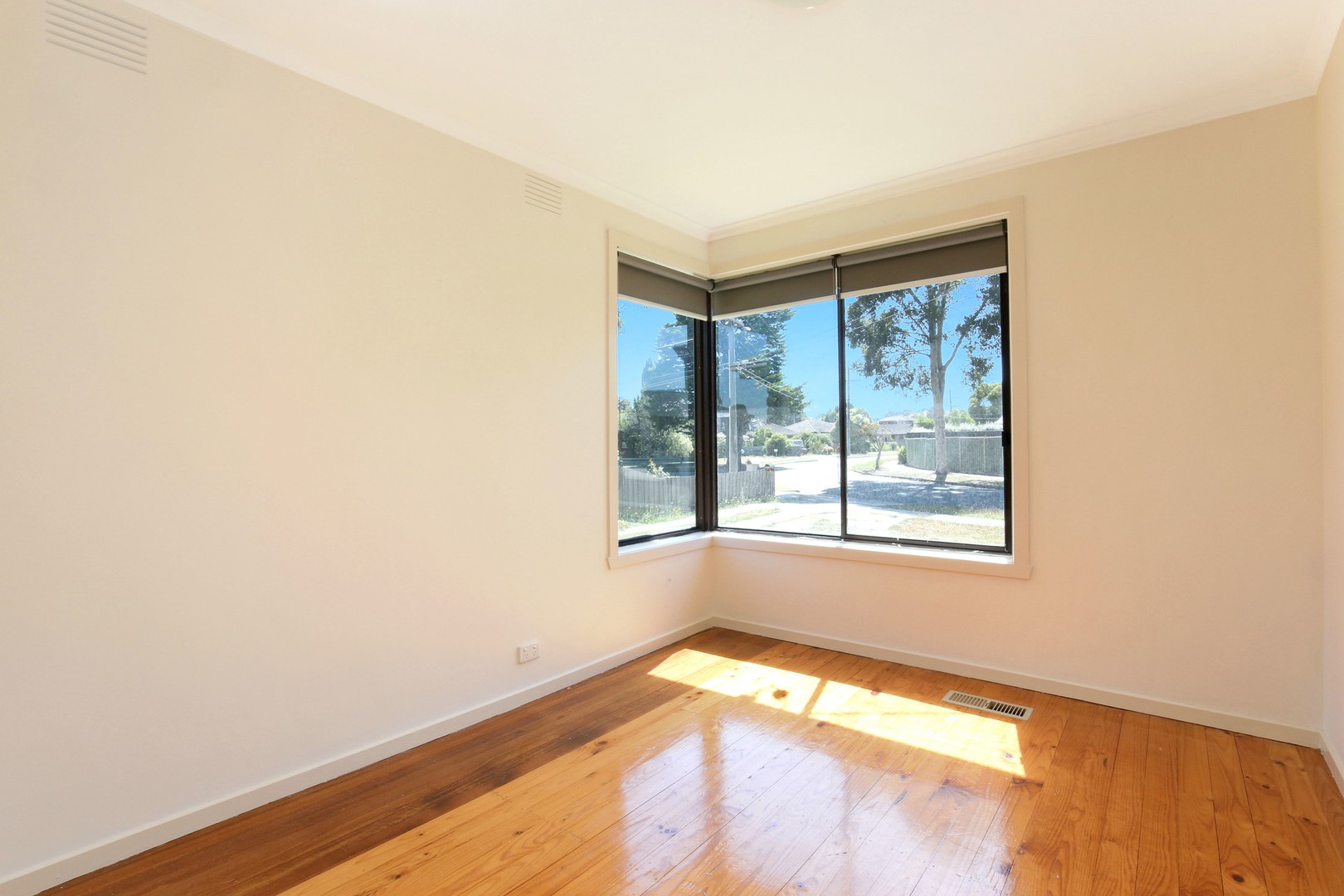 3 Sandhurst Crescent, Bundoora, VIC 3083, Bundoora - Thumbnail 5