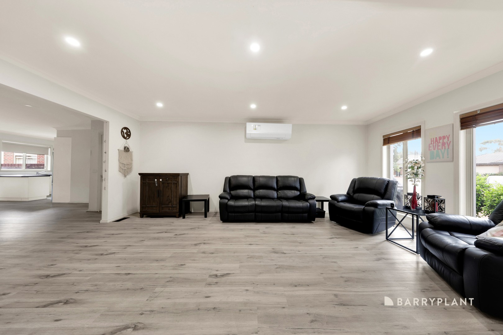 3 Sasha Place, South Morang, VIC 3752 - Thumbnail 2 - 01/04/2026