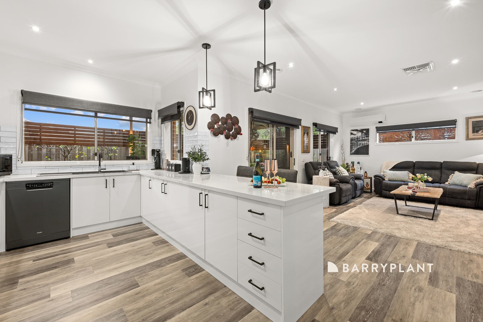 3 Silverleaf Crescent, Officer, VIC 3809 - Thumbnail 2 - 20/08/2025