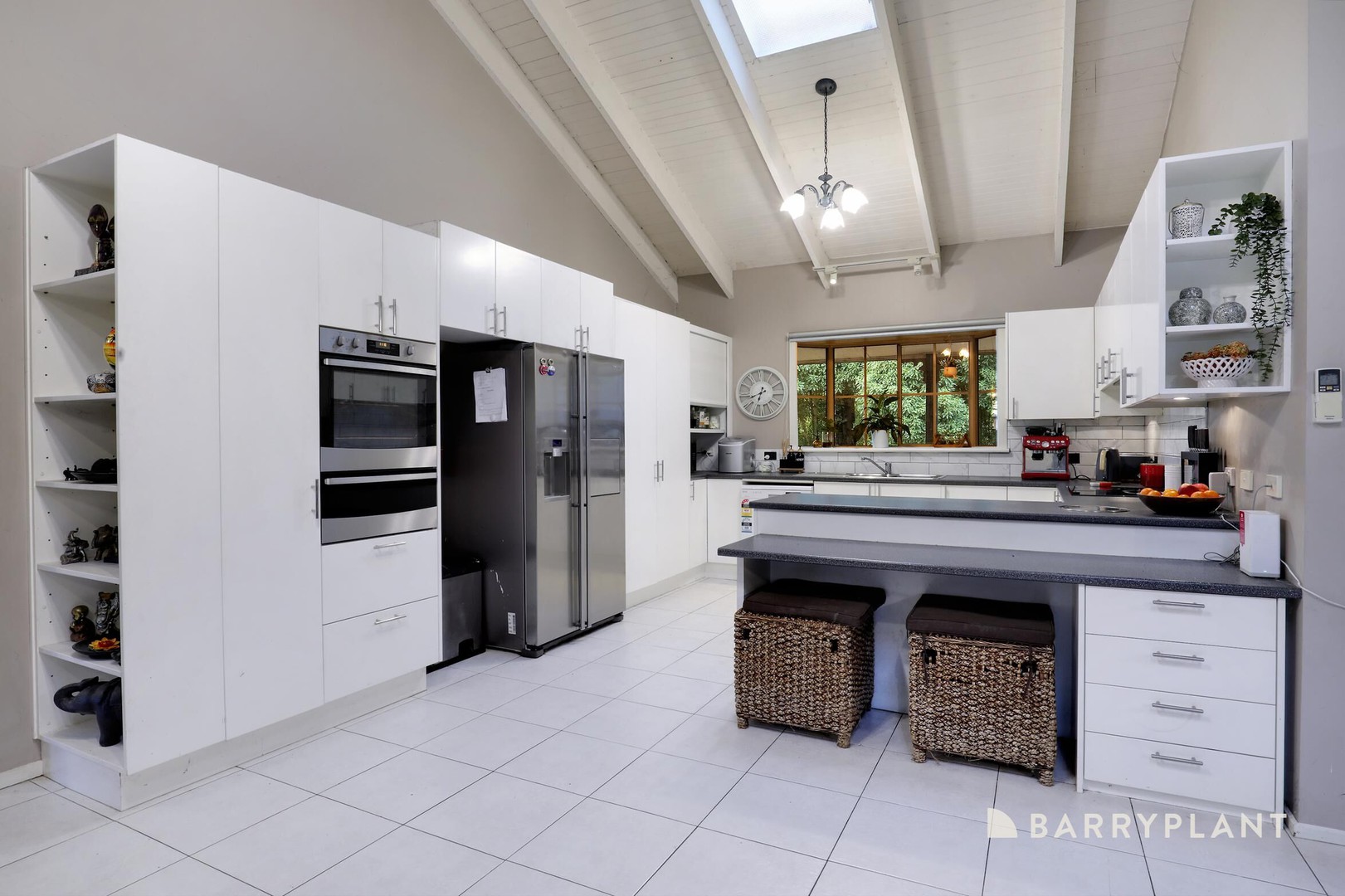 3 Simmons Close, Cockatoo, VIC 3781, Cockatoo - Thumbnail 3