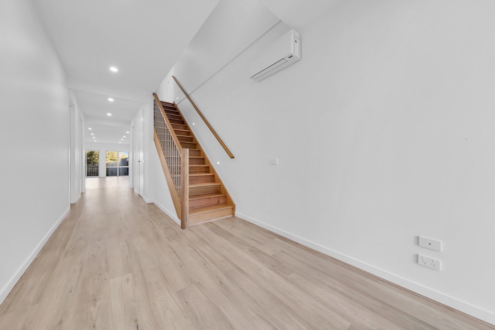 3 Sparks Avenue, Burwood, VIC 3125 - Thumbnail 2 - 17/04/2025