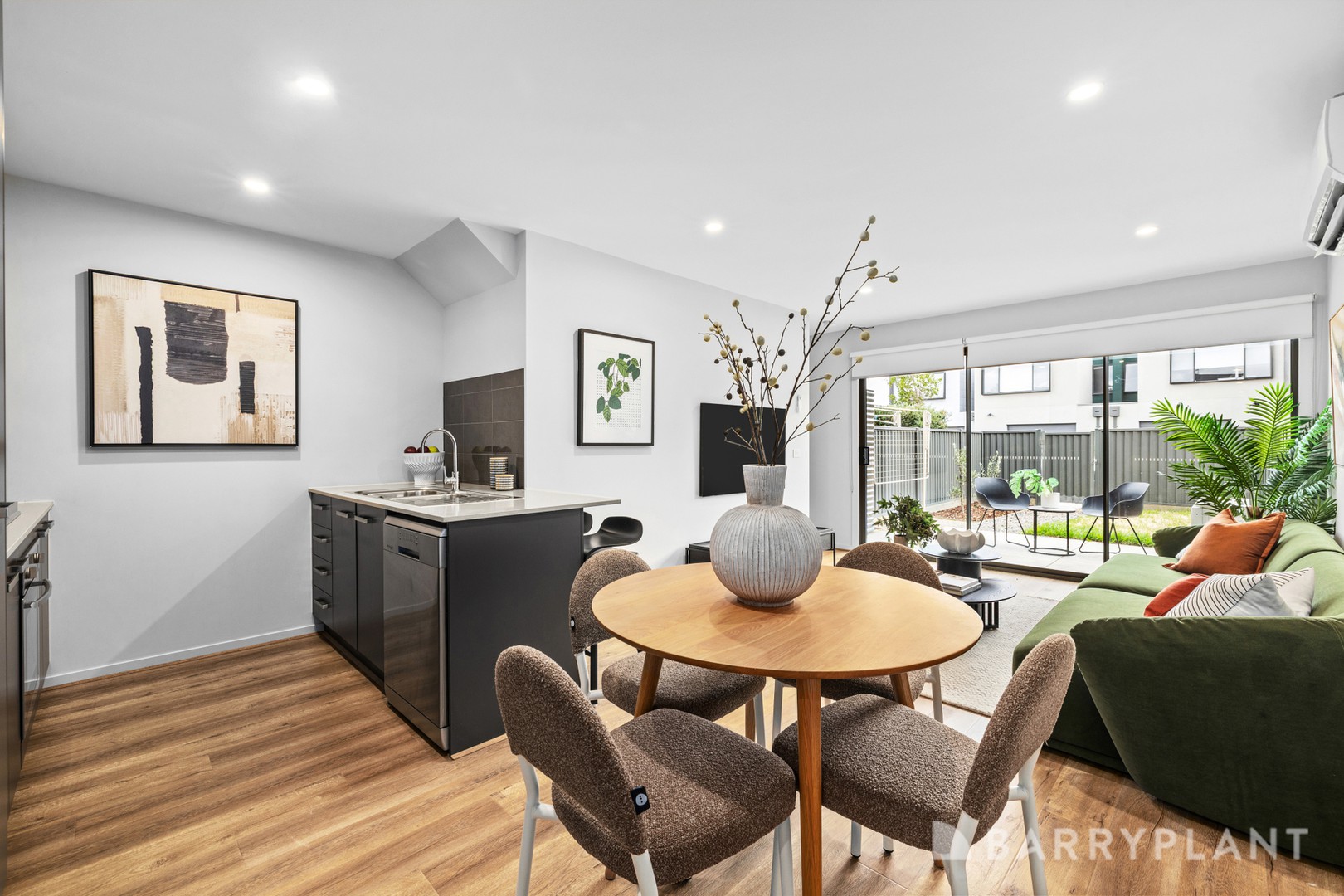 3 Stonewood Circuit, Hadfield, VIC 3046 - Thumbnail 2 - 18/02/2026