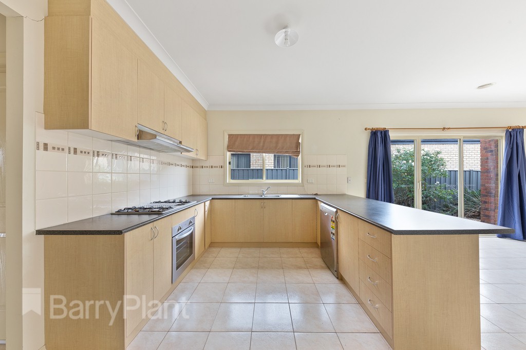 3 Strutt PlaceCaroline Springs, VIC 3023  - Leased, Caroline Springs - Thumbnail 2