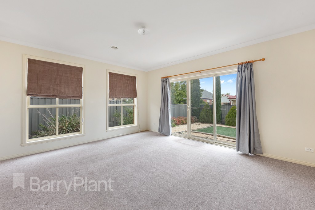 3 Strutt PlaceCaroline Springs, VIC 3023  - Leased, Caroline Springs - Thumbnail 4