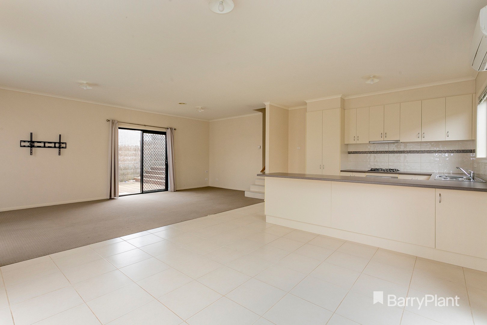 3 Tatterson Court, Warragul, VIC 3820 - Thumbnail 2 - 02/05/2024