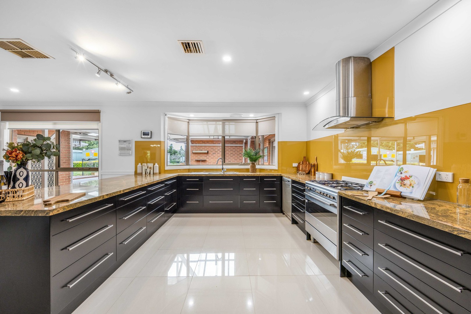 3 Telopea Place, Hillside, VIC 3037, Hillside - Thumbnail 7