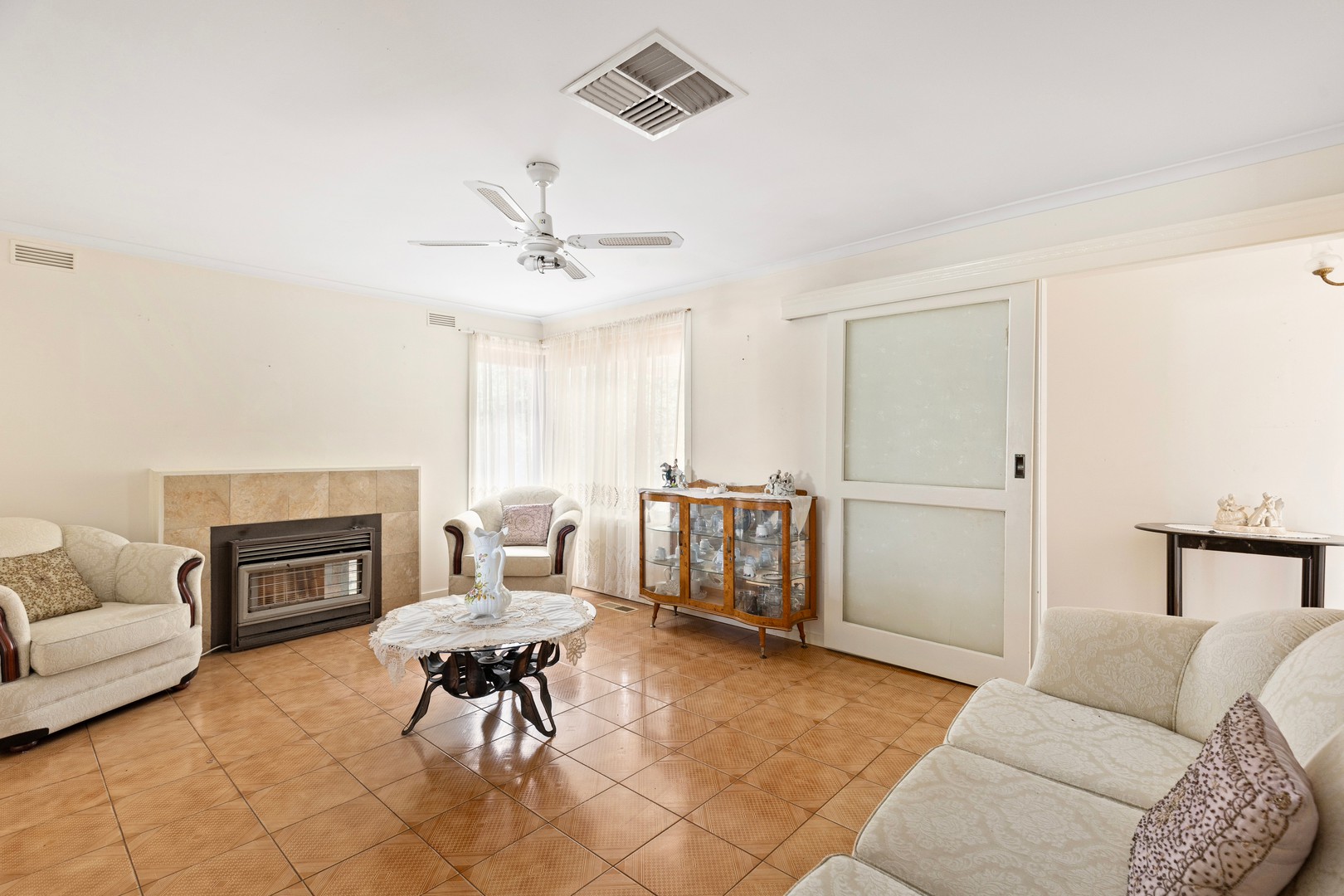 3 The Avenue, Niddrie, VIC 3042 - Thumbnail 2 - 06/06/2025