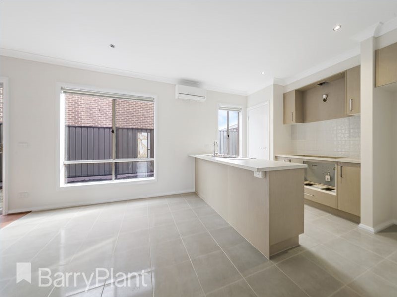 3 Tora Crescent, Fraser Rise, VIC 3336, Fraser Rise - Thumbnail 2