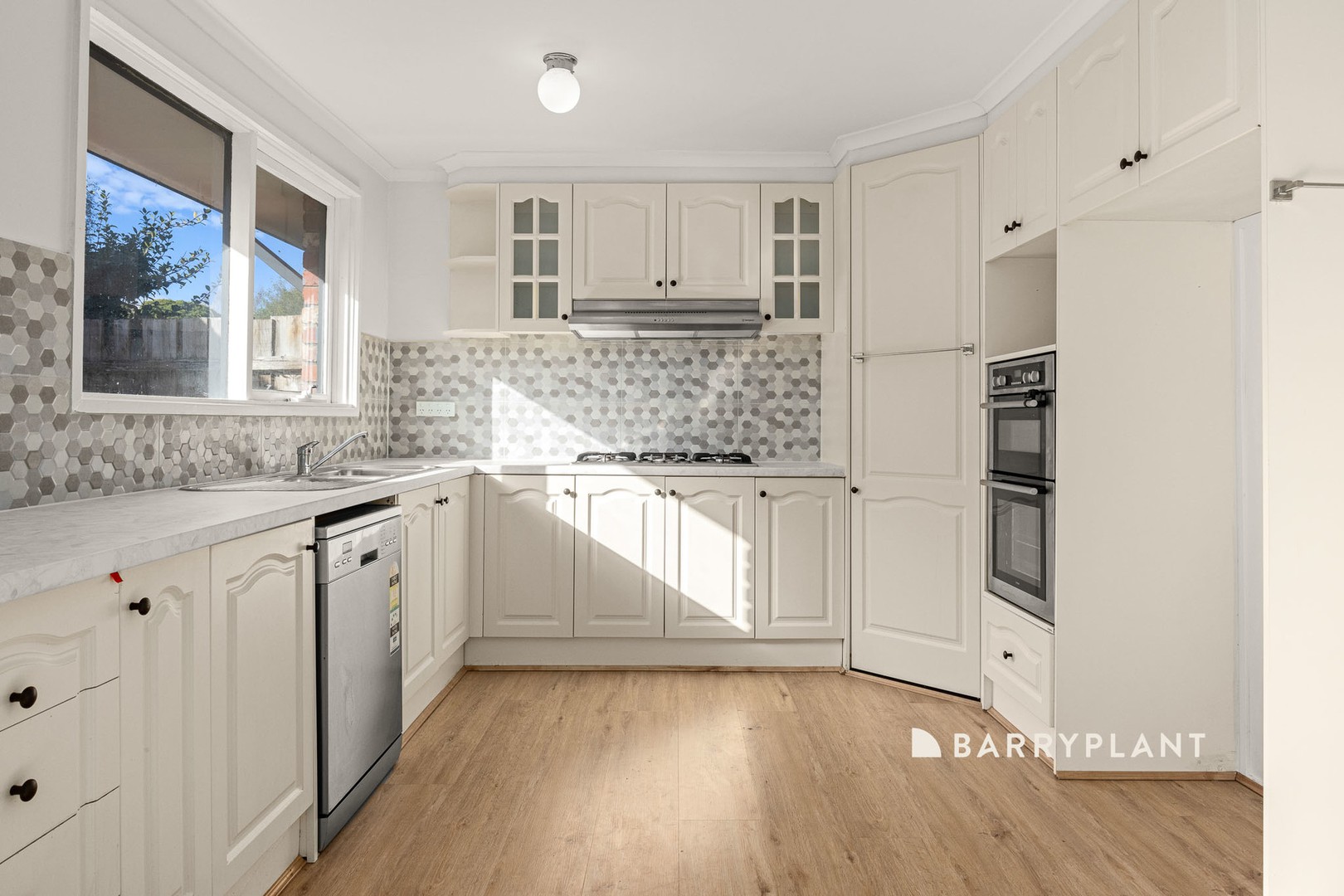 3 Upton Crescent, Narre Warren, VIC 3805 - Thumbnail 2 - 12/06/2025