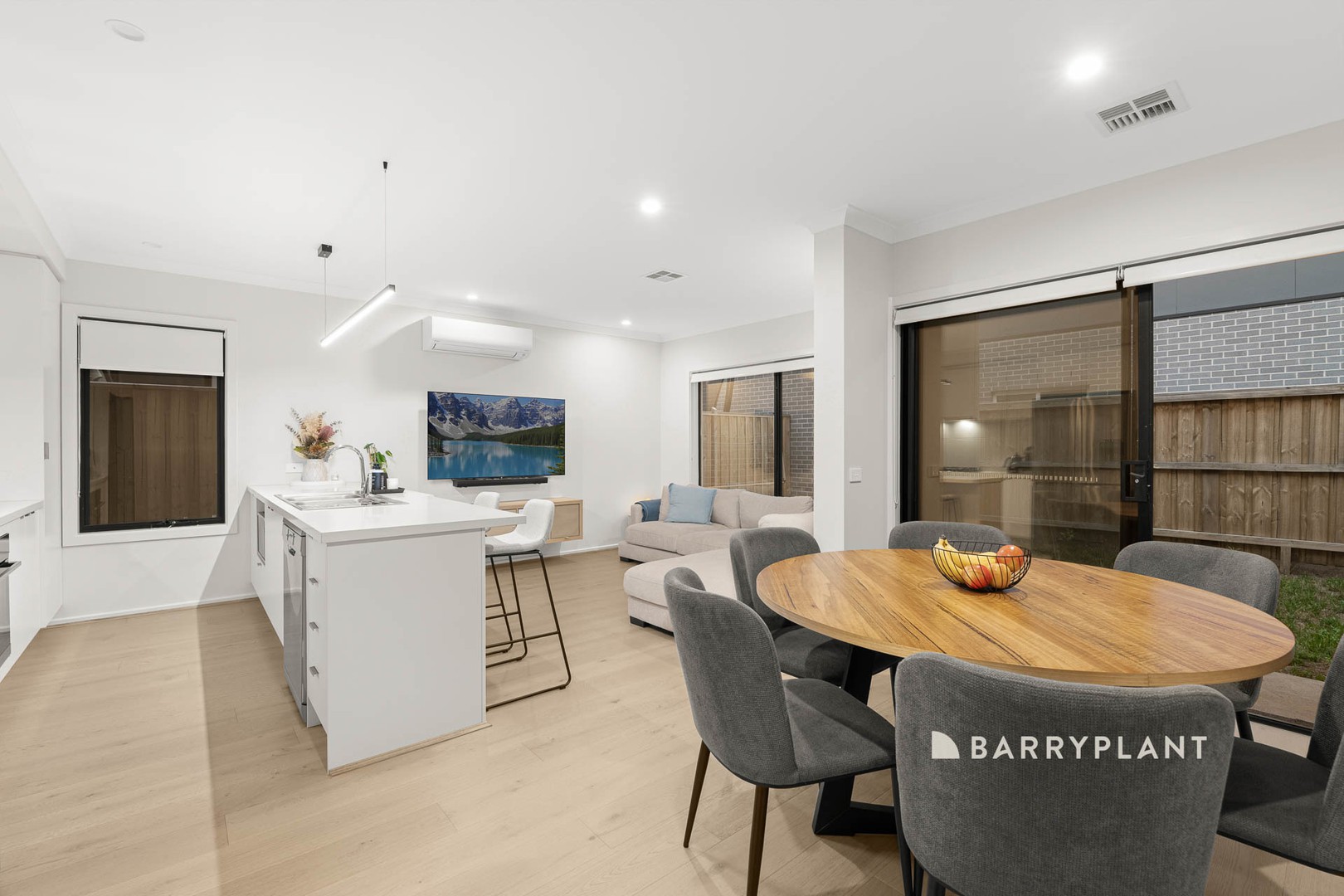 3 Utopia Way, Officer, VIC 3809 - Thumbnail 2 - 11/04/2025