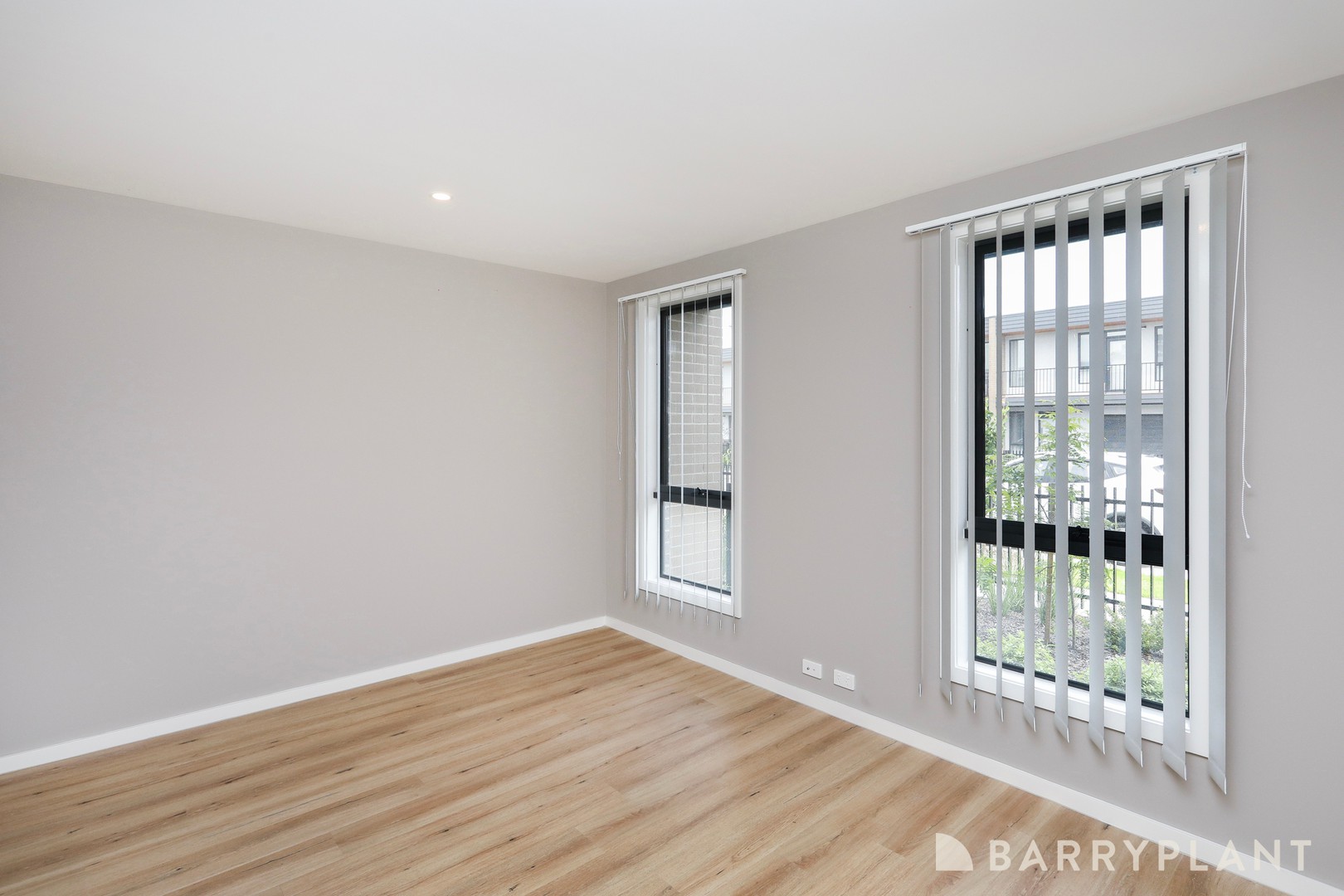 3 Vickers Way, Sunshine North, VIC 3020 - Thumbnail 2 - 11/12/2025