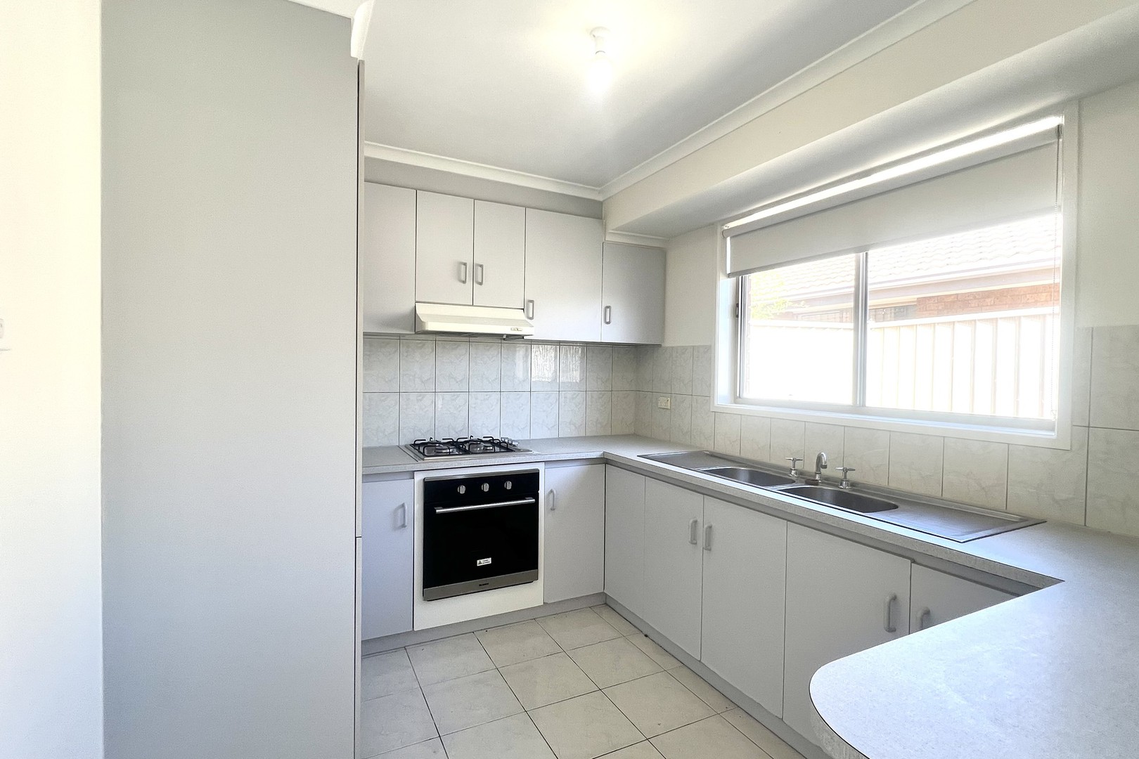 3 Wahgunyah Drive, St Albans, VIC 3021 - Thumbnail 2 - 03/05/2025