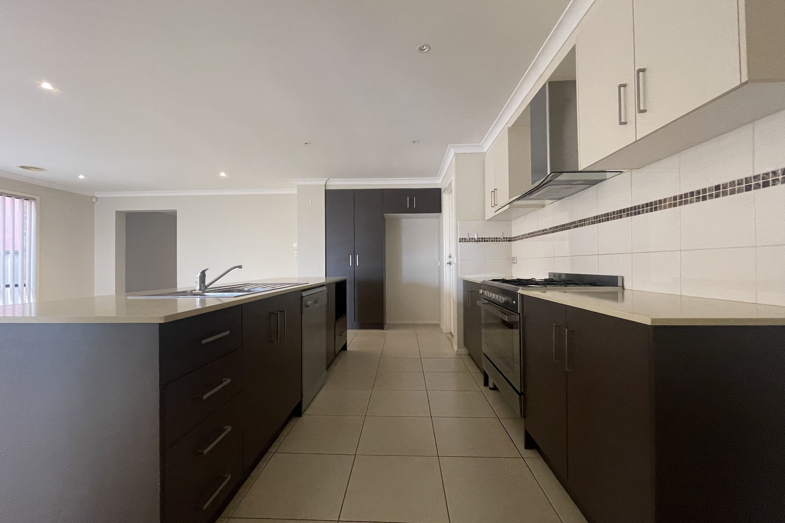 3 Waterside Drive, Burnside Heights, VIC 3023, Burnside Heights - Thumbnail 4