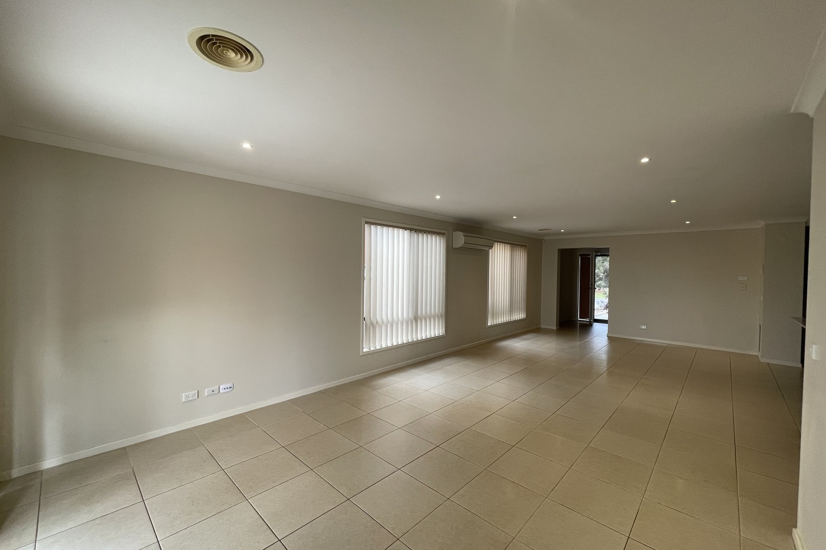 3 Waterside Drive, Burnside Heights, VIC 3023, Burnside Heights - Thumbnail 5
