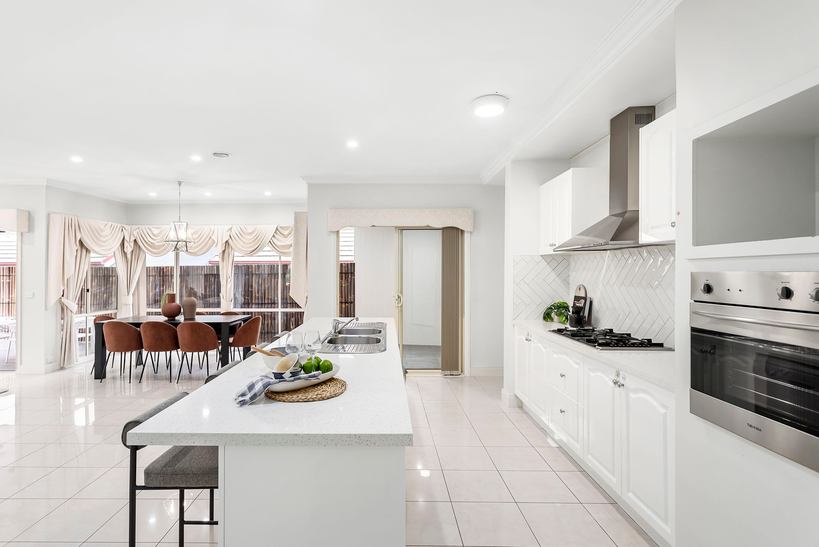 3 Willowbank Way, Attwood, VIC 3049, Attwood - Thumbnail 6