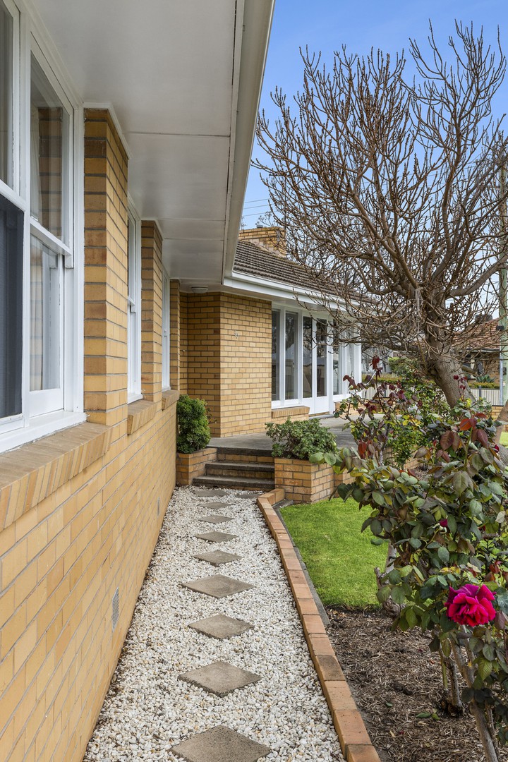 30-32 Brewongle Avenue, Hamlyn Heights, VIC 3215 - Thumbnail 2 - 02/10/2026