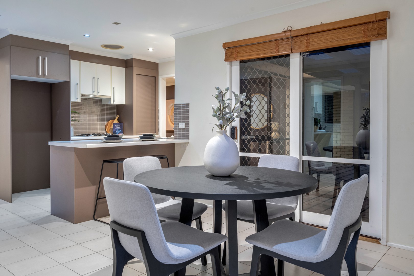 30 Abercarn Avenue, Craigieburn, VIC 3064, Craigieburn - Thumbnail 4