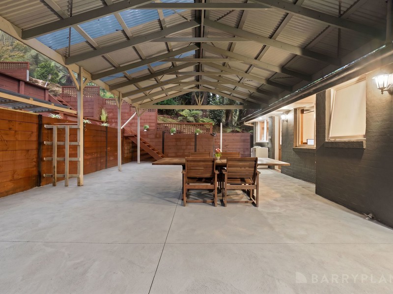 30 Amphlett Avenue, Cockatoo, VIC 3781 - Image - 11/05/2026
