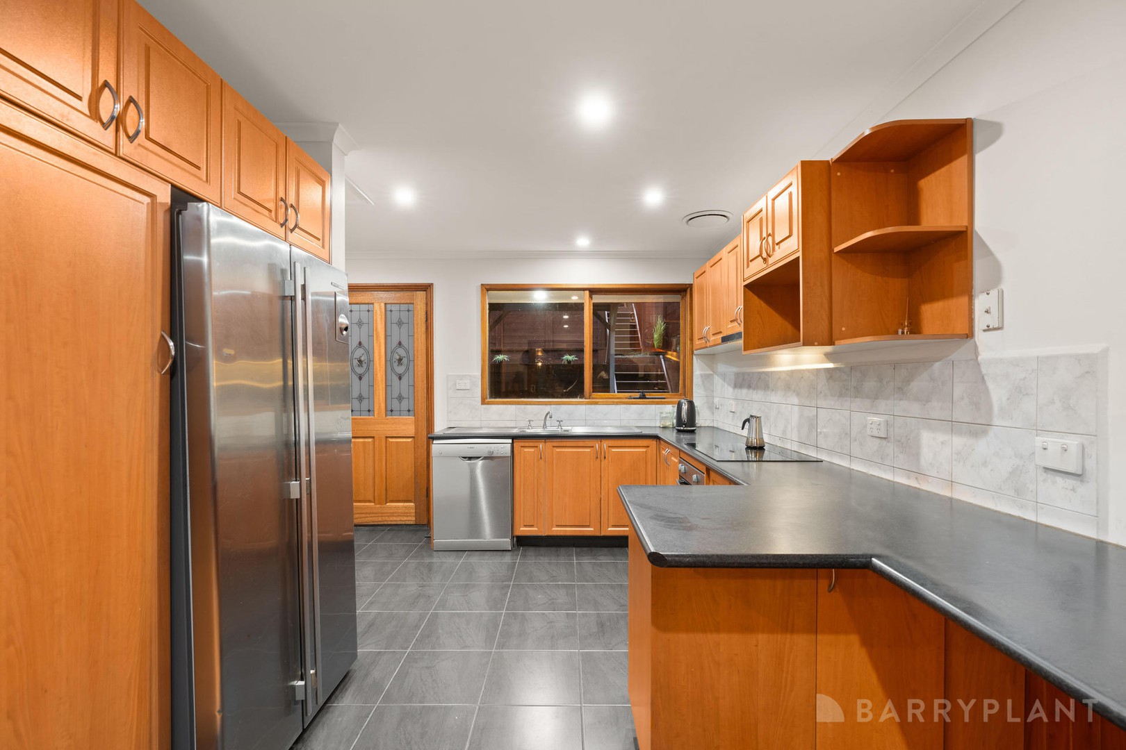 30 Amphlett Avenue, Cockatoo, VIC 3781, Cockatoo - Thumbnail 2