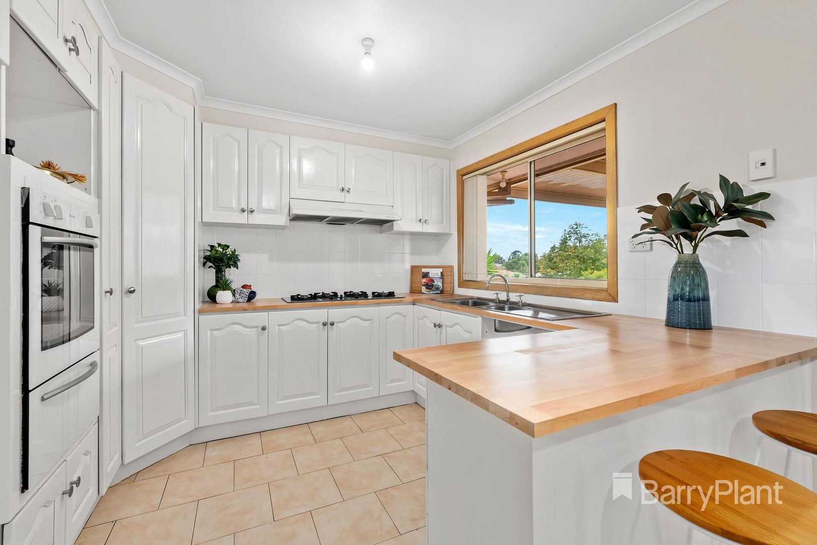 30 Bowman Drive, Mill Park, VIC 3082, Mill Park - Thumbnail 3