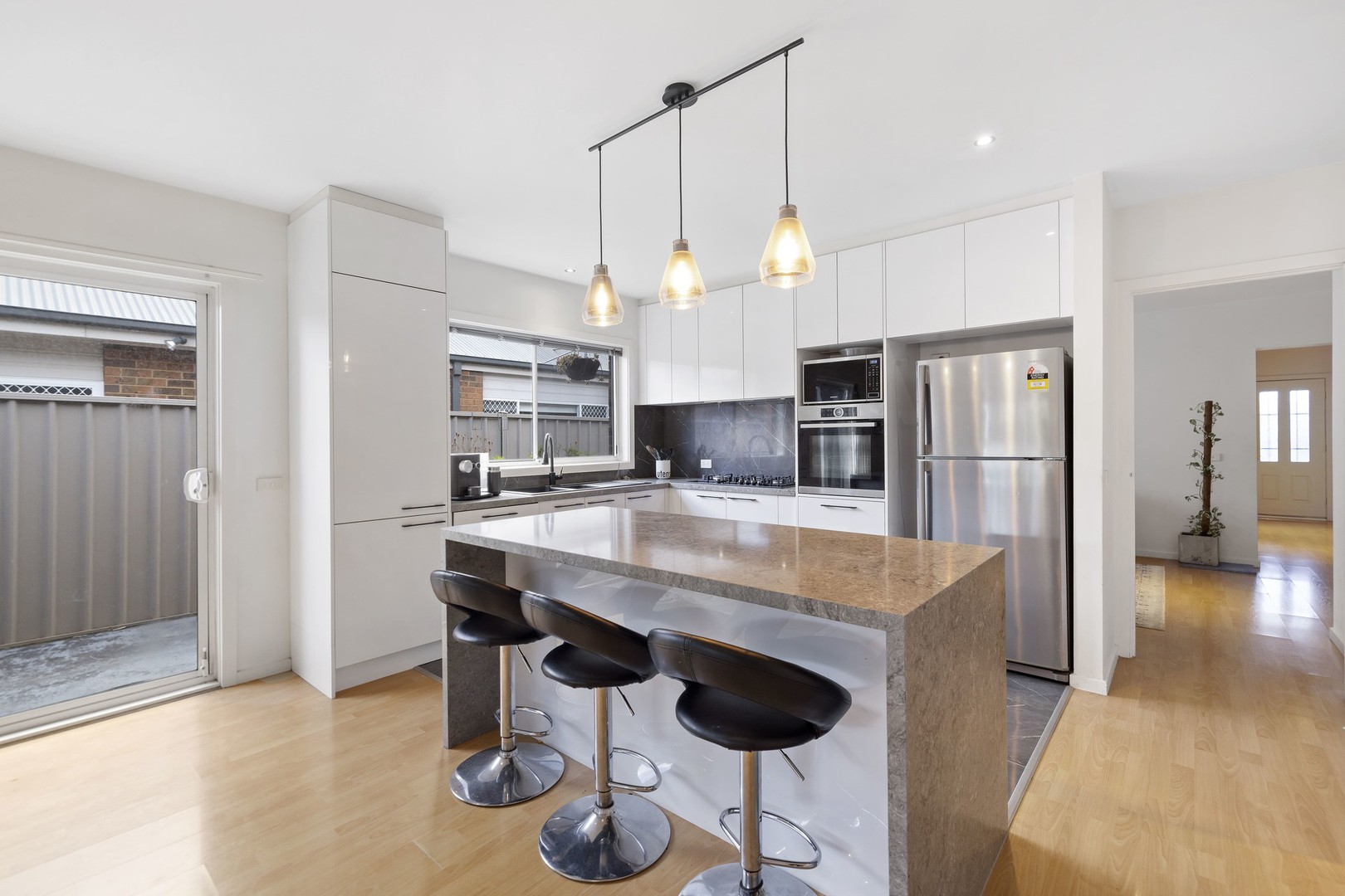 30 Breakwater Crescent, Point Cook, VIC 3030, Point Cook - Thumbnail 2