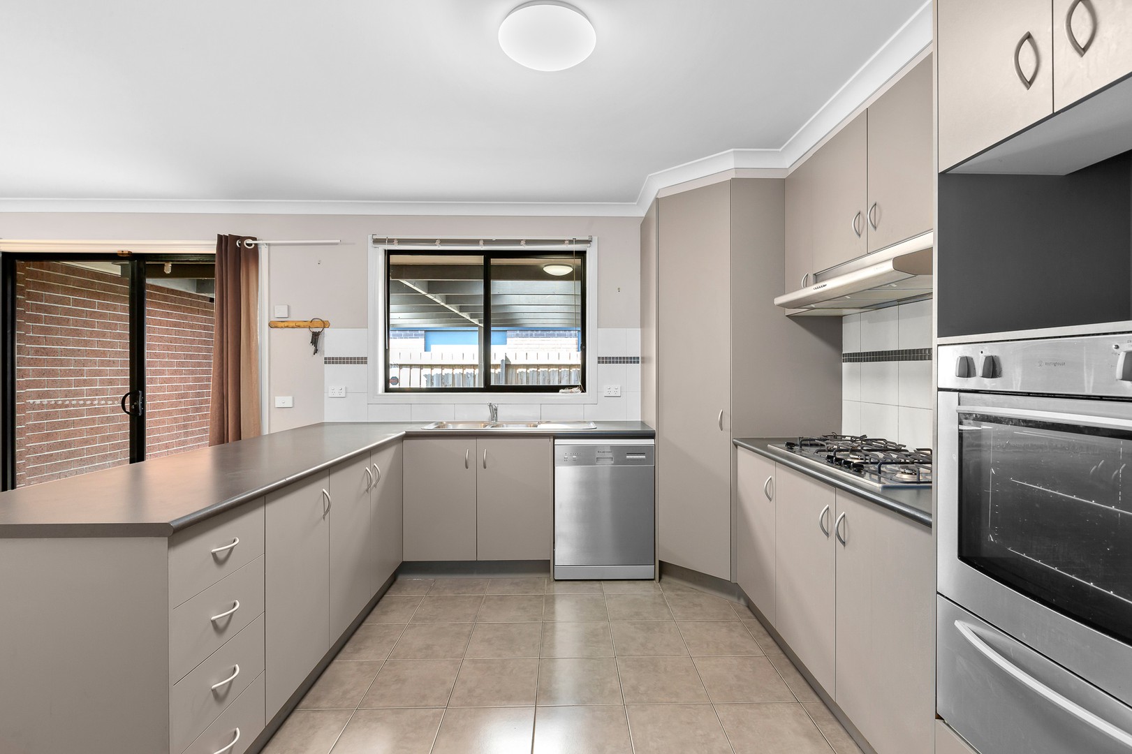 30 Breakwater  DriveDoreen, VIC 3754, Doreen - Thumbnail 3