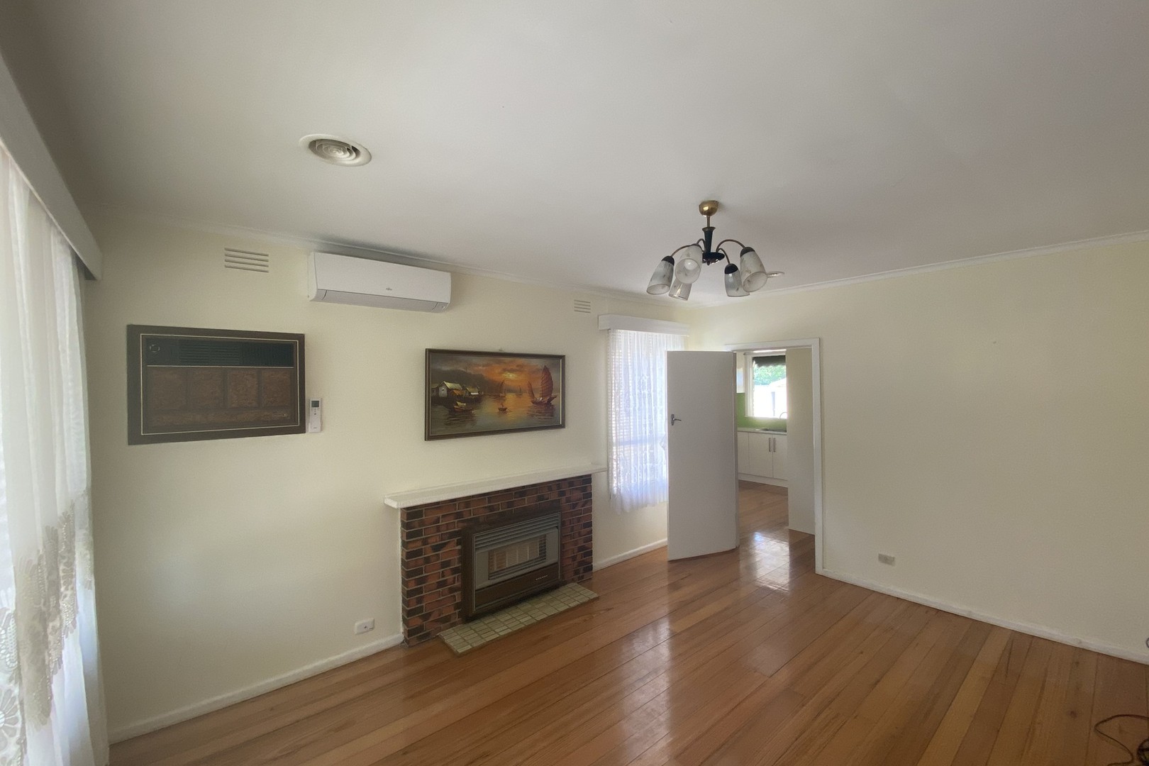 30 Burbank Drive, Reservoir, VIC 3073, Reservoir - Thumbnail 3