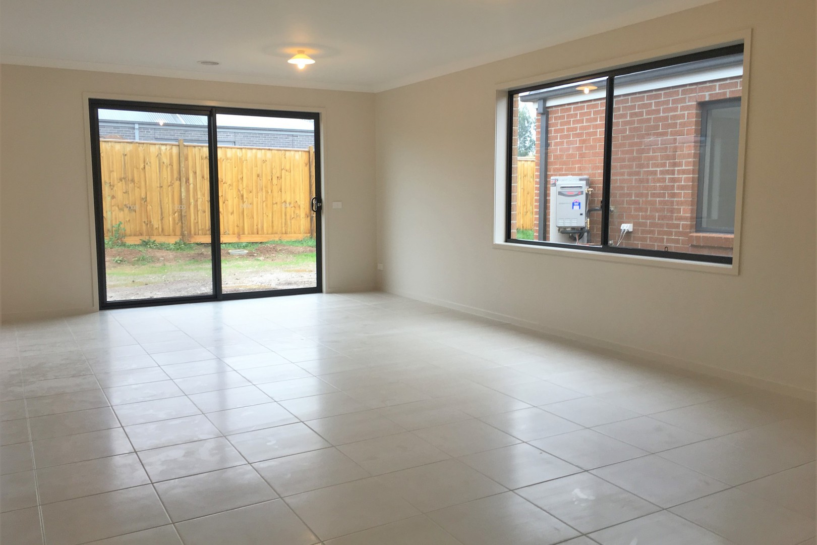 30 Chesterfield Avenue, Warragul, VIC 3820 - Thumbnail 2 - 06/01/2026