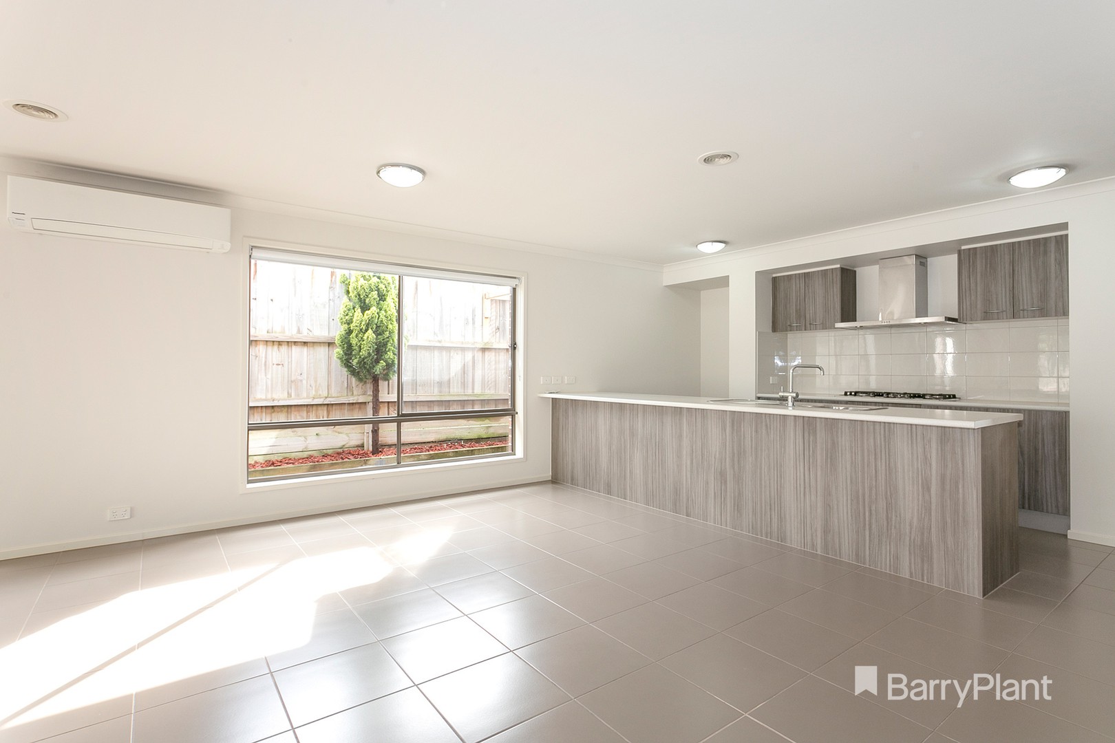 30 Clarendon Street, Pakenham, VIC 3810, Pakenham - Thumbnail 3