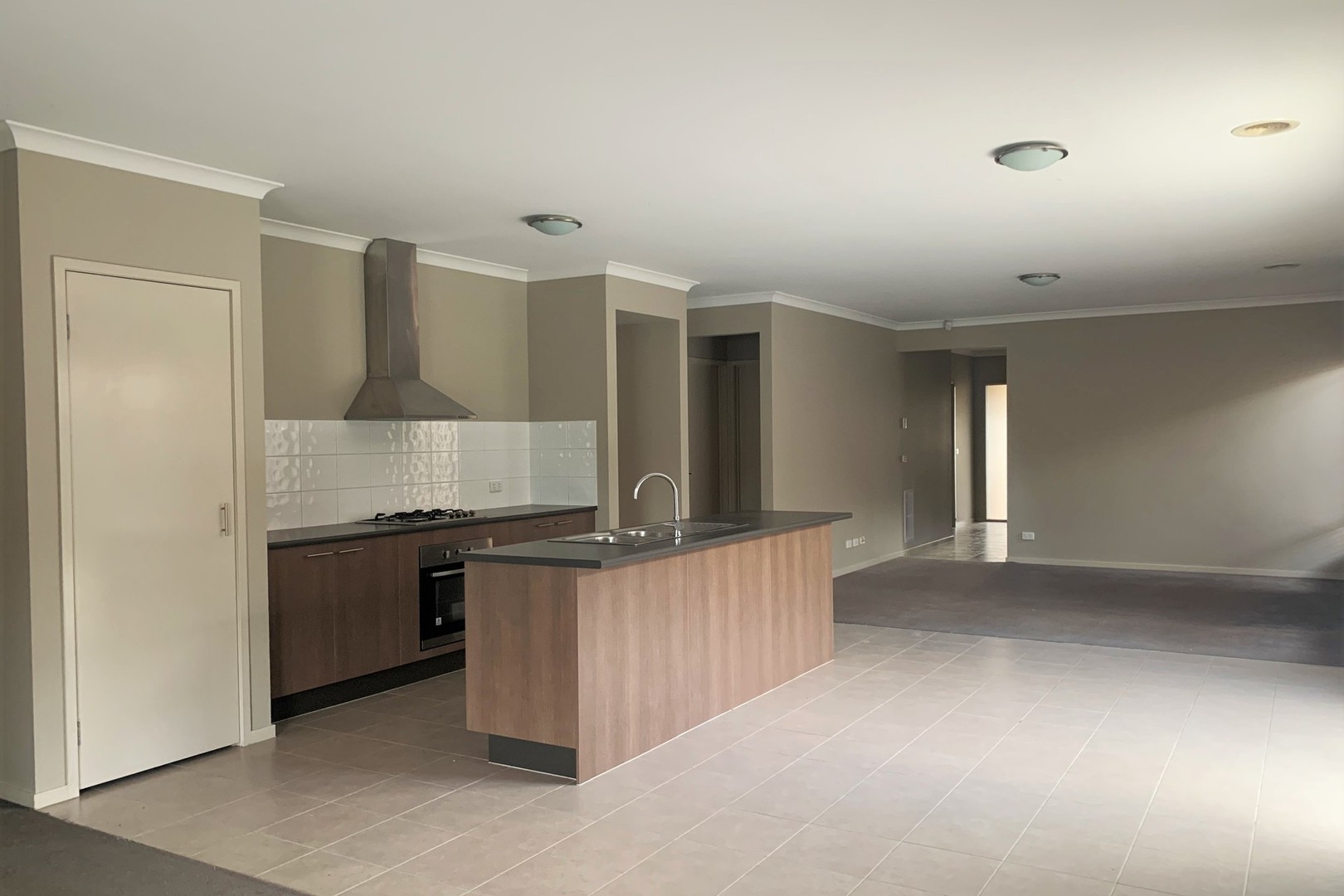 30 Cockatiel Circuit, Craigieburn, VIC 3064 - Thumbnail 2 - 05/09/2022