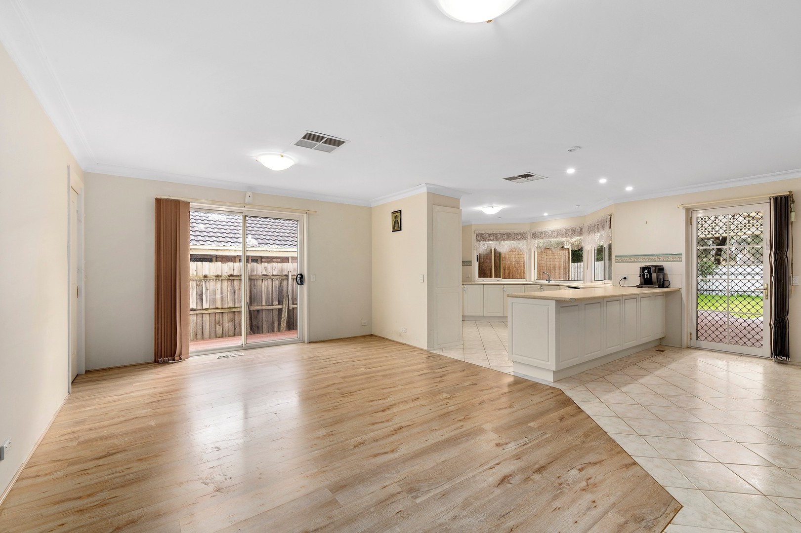 30 Coventry Crescent, Mill Park, VIC 3082, Mill Park - Thumbnail 6