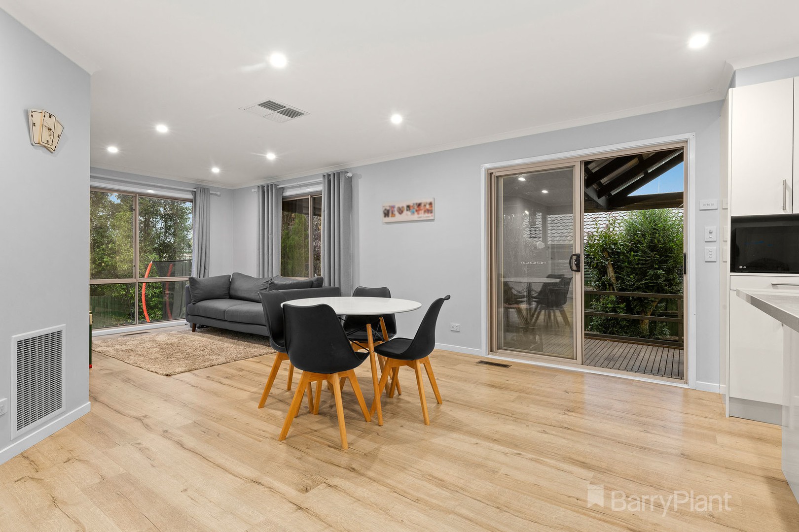 30 Deanswood Way, Narre Warren, VIC 3805, Narre Warren - Thumbnail 5